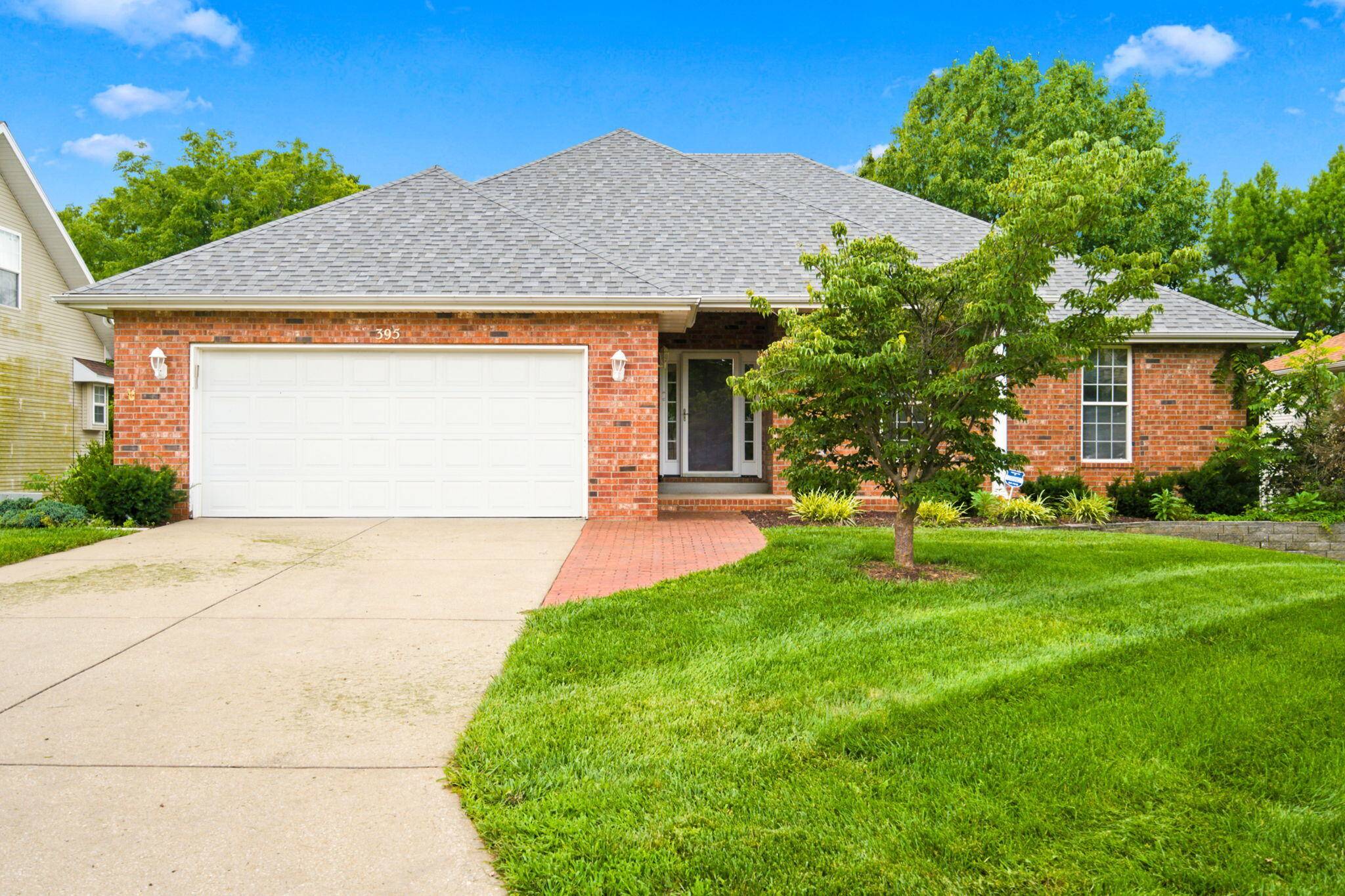 395 S Yellowwood DR, Springfield, MO 65809