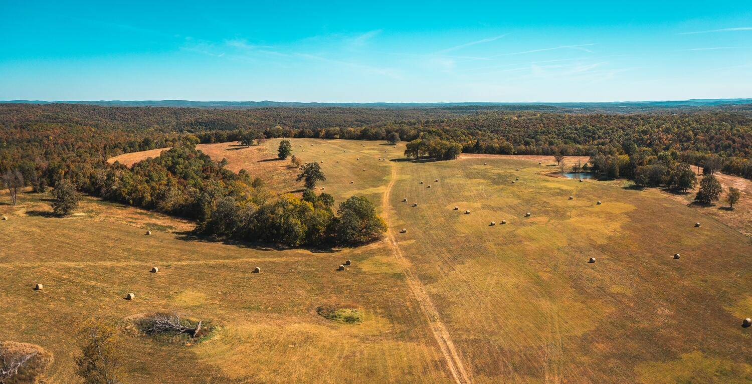 005 Gunnison RD, Kirbyville, MO 65679