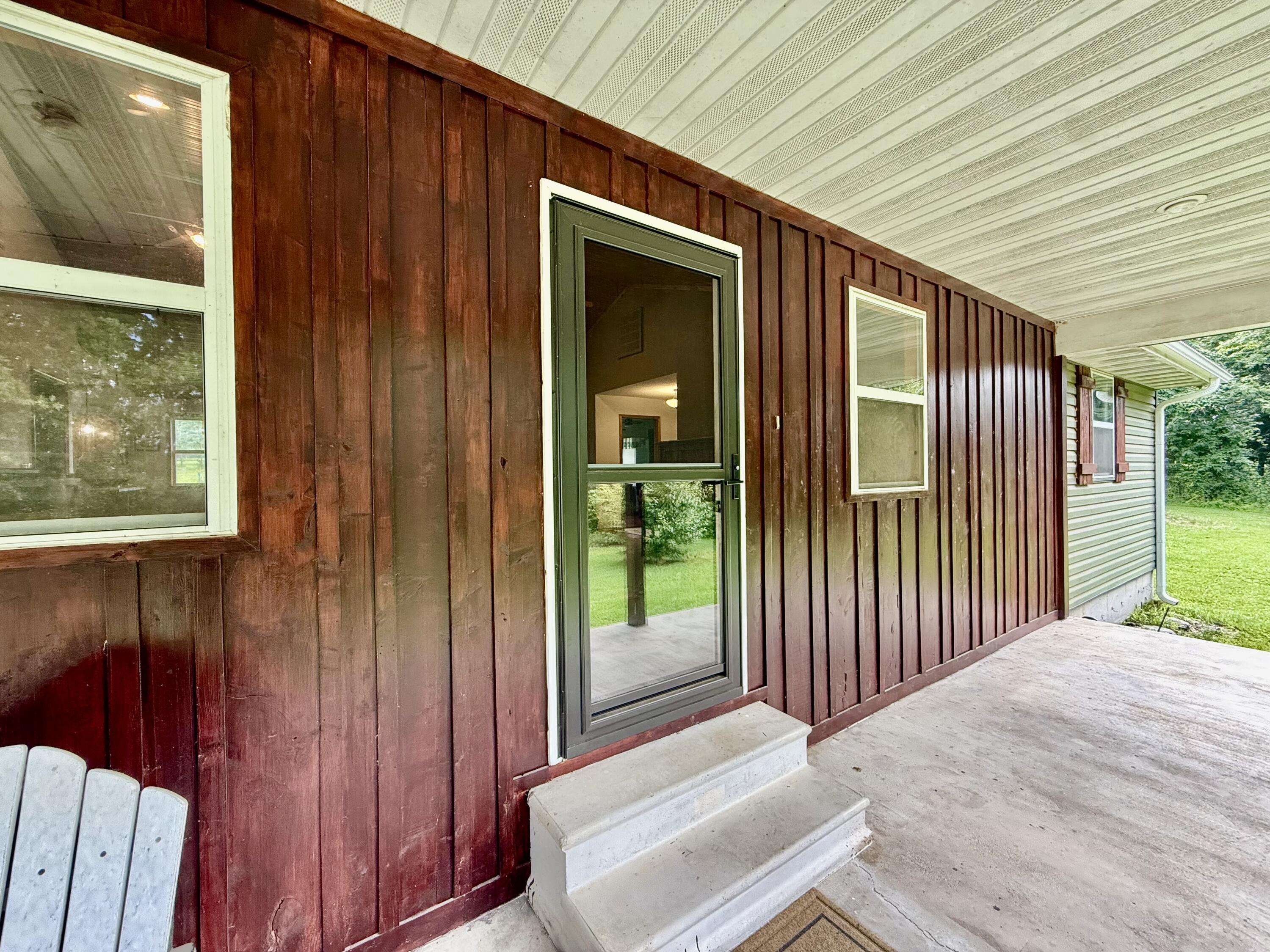 3429 Kinser DR, Hartville, MO 65667