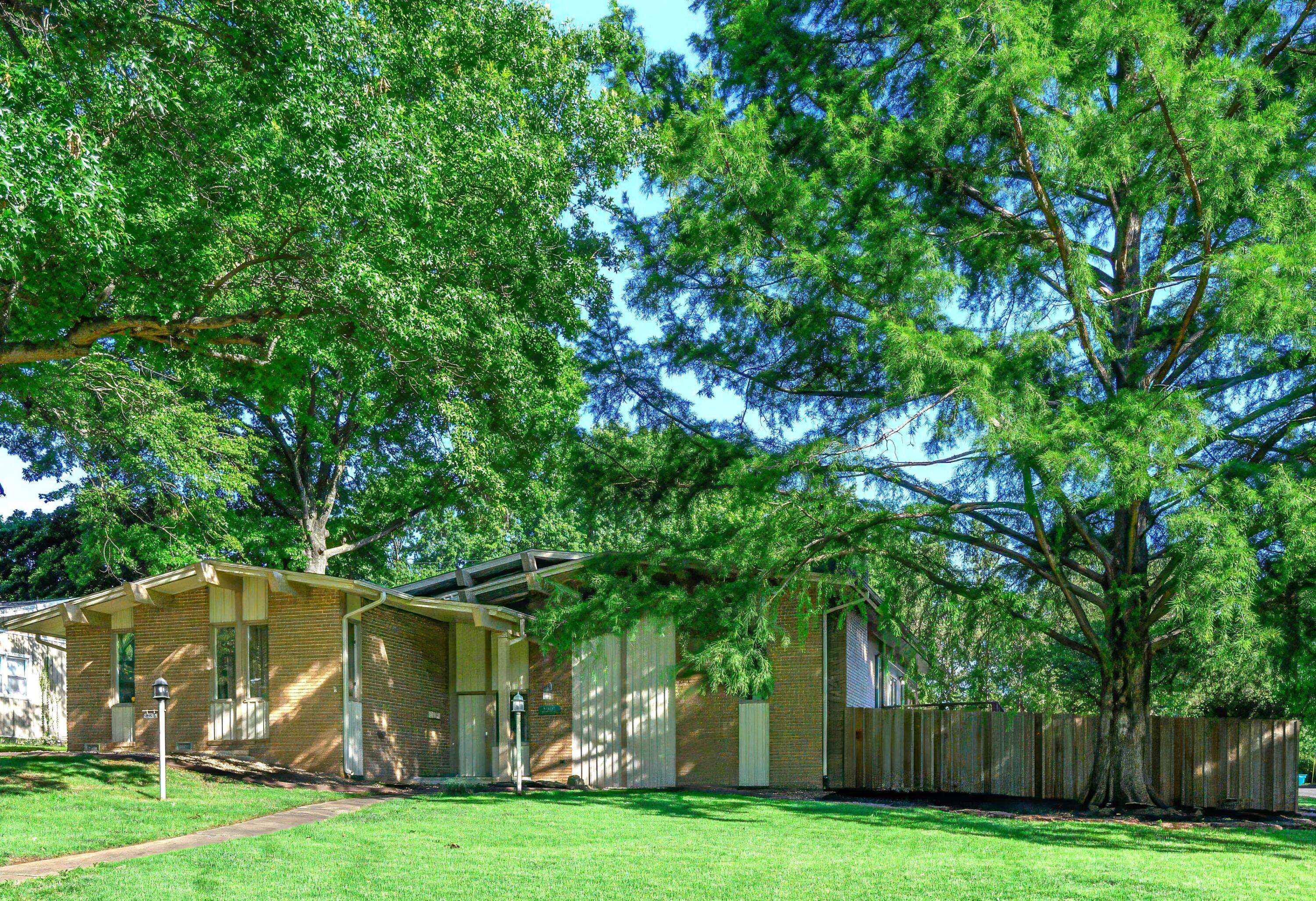 2291 E Mirabeau ST, Springfield, MO 65804