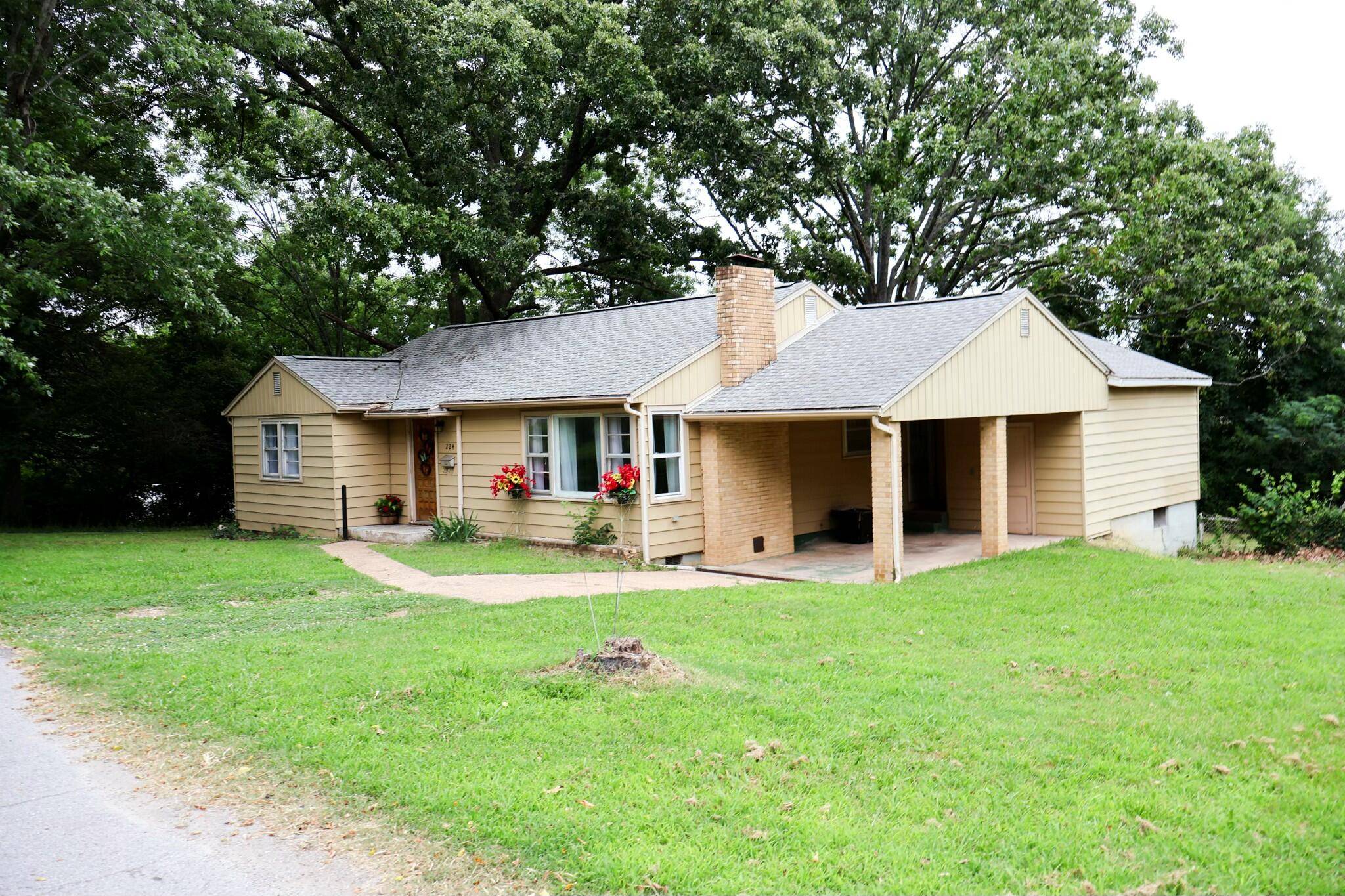 224 N Utah ST, West Plains, MO 65775