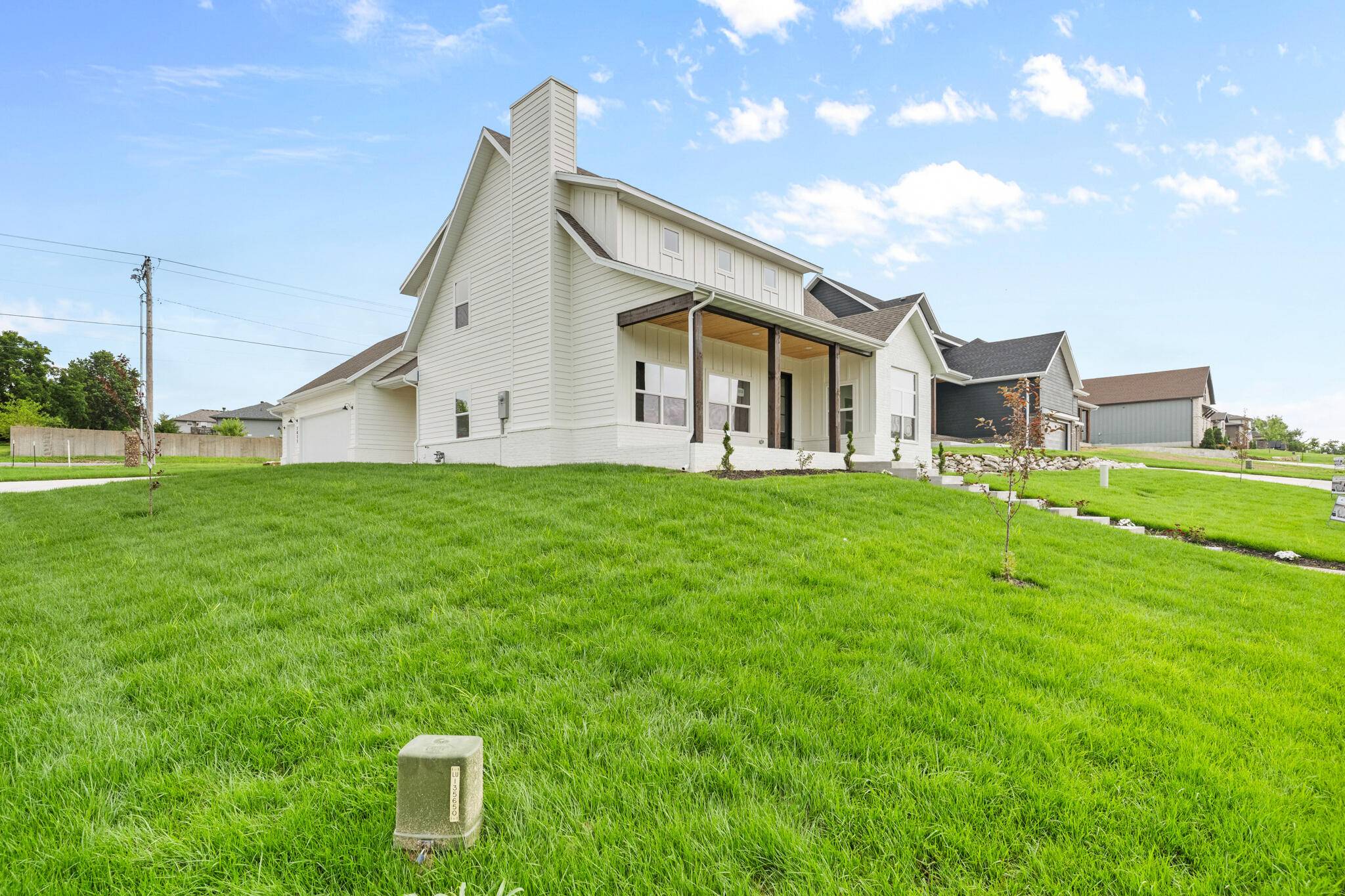 2033 E Will ST, Republic, MO 65738