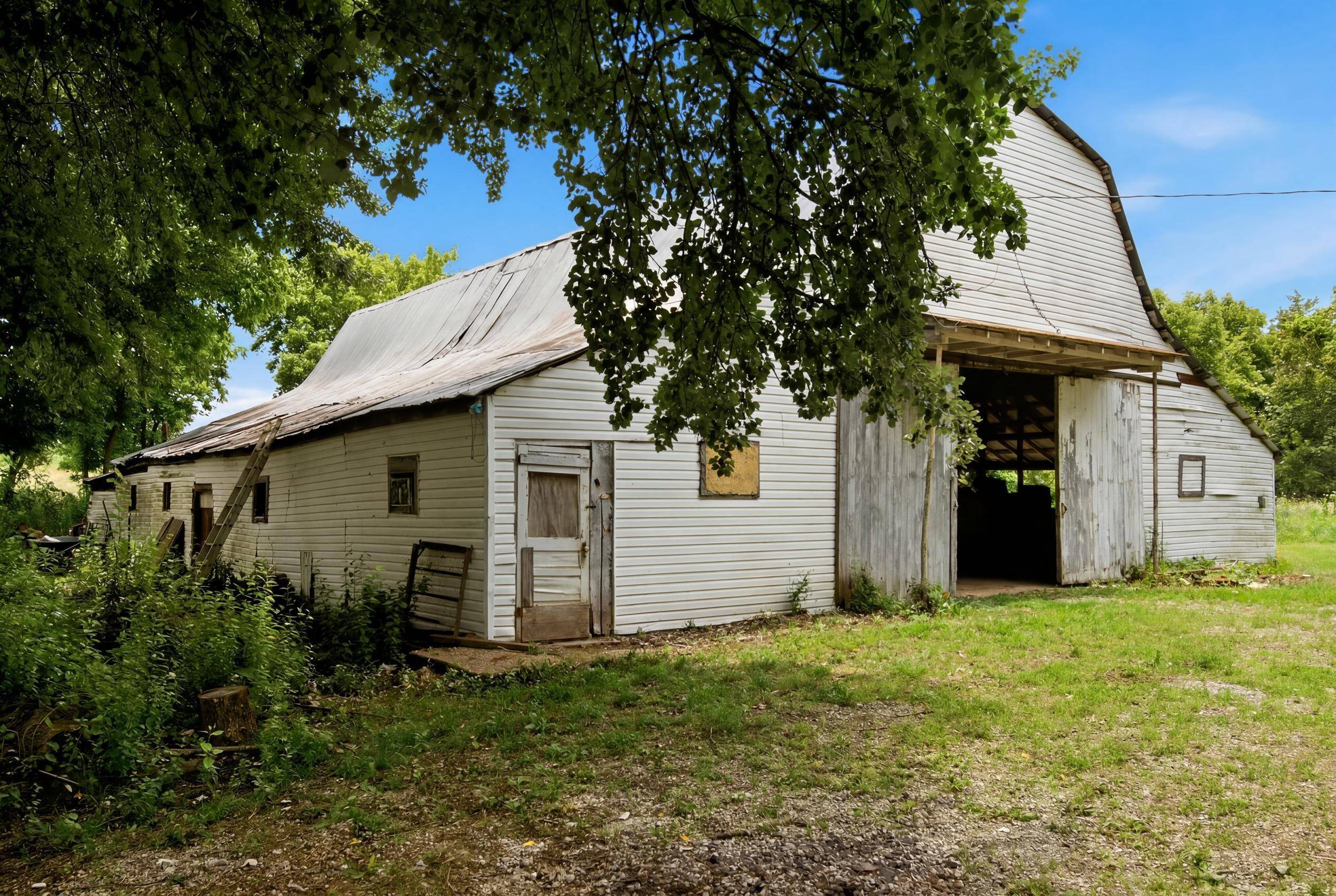 1394 County Road 8530, West Plains, MO 65775