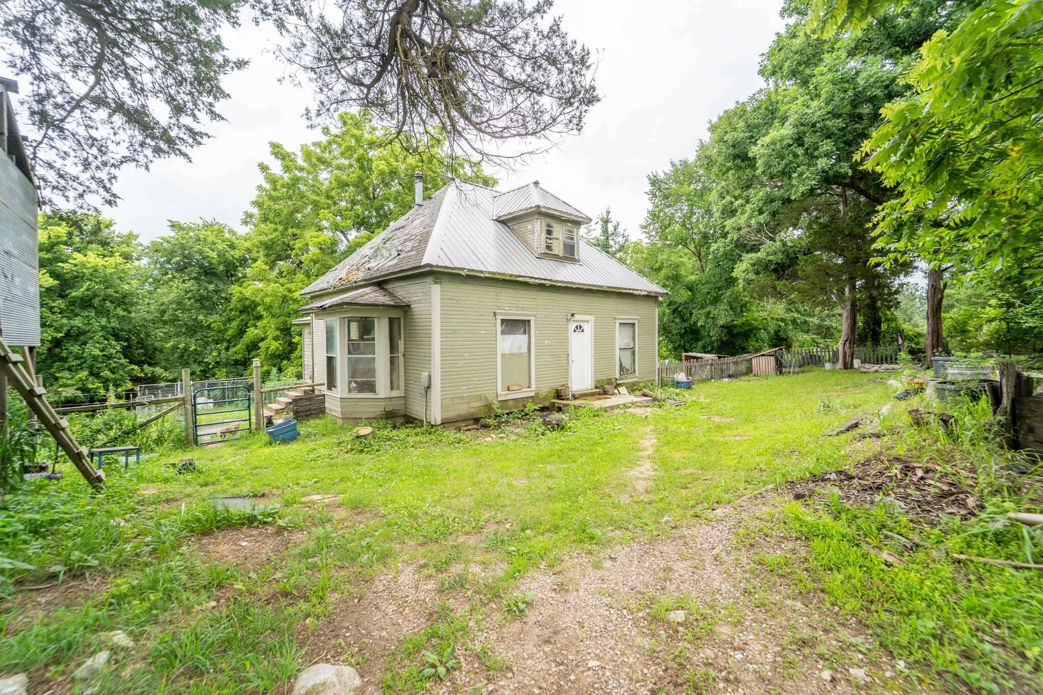 511 E 7th ST, Miller, MO 65707