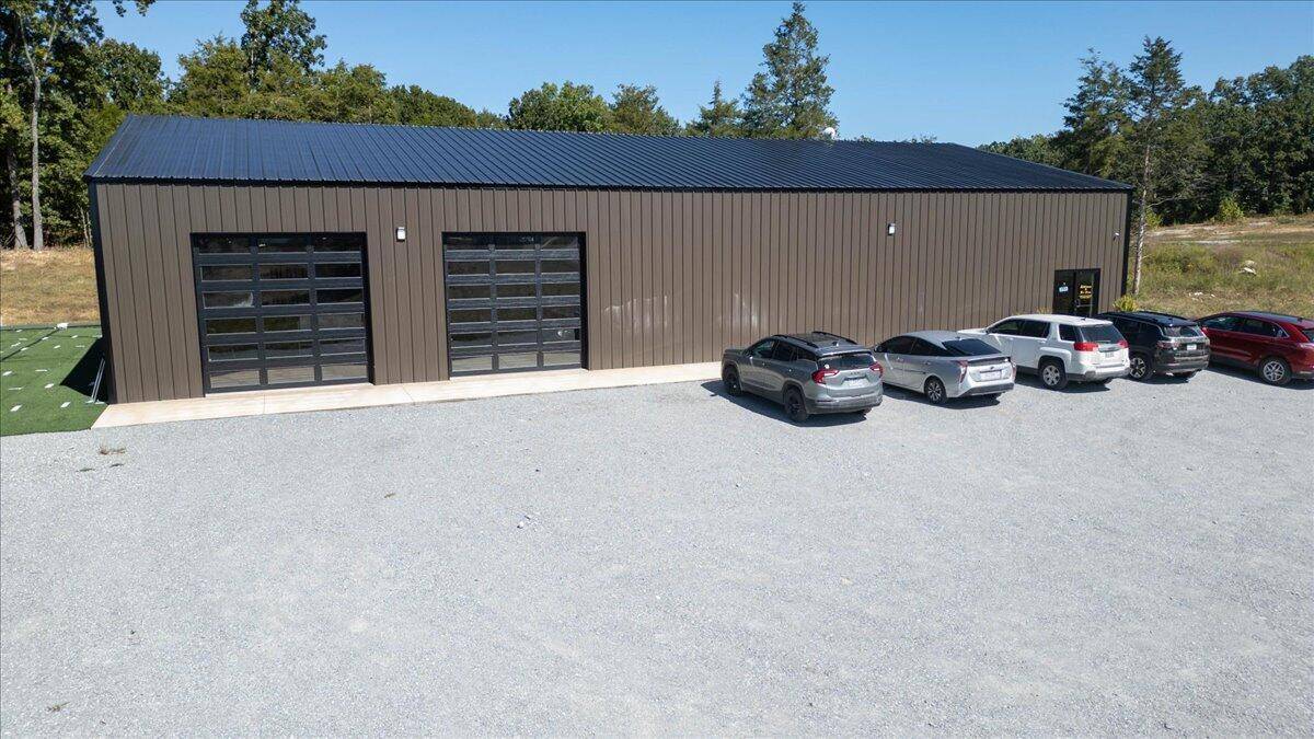 979 Indian Creek TRL, Houston, MO 65483