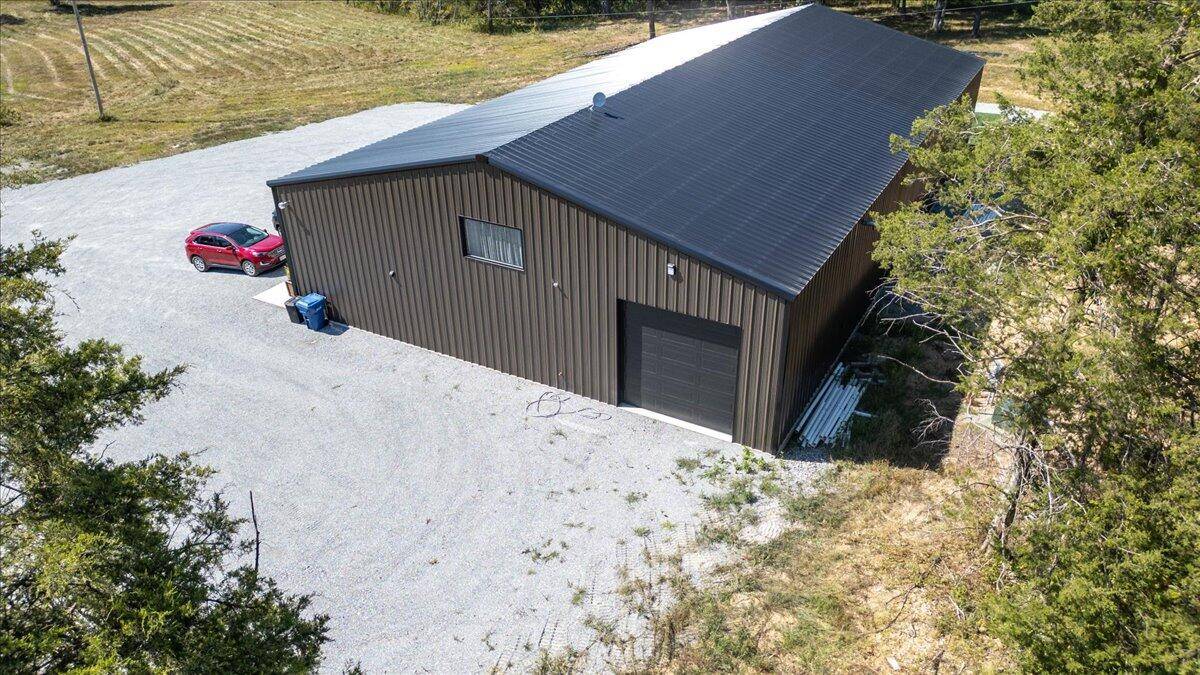 979 Indian Creek TRL, Houston, MO 65483