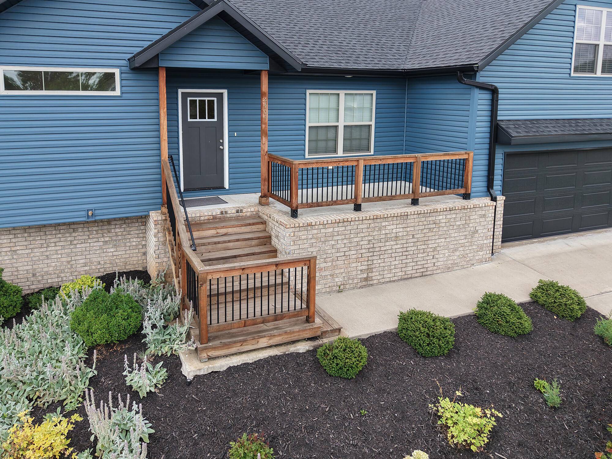 4464 W University ST, Springfield, MO 65802