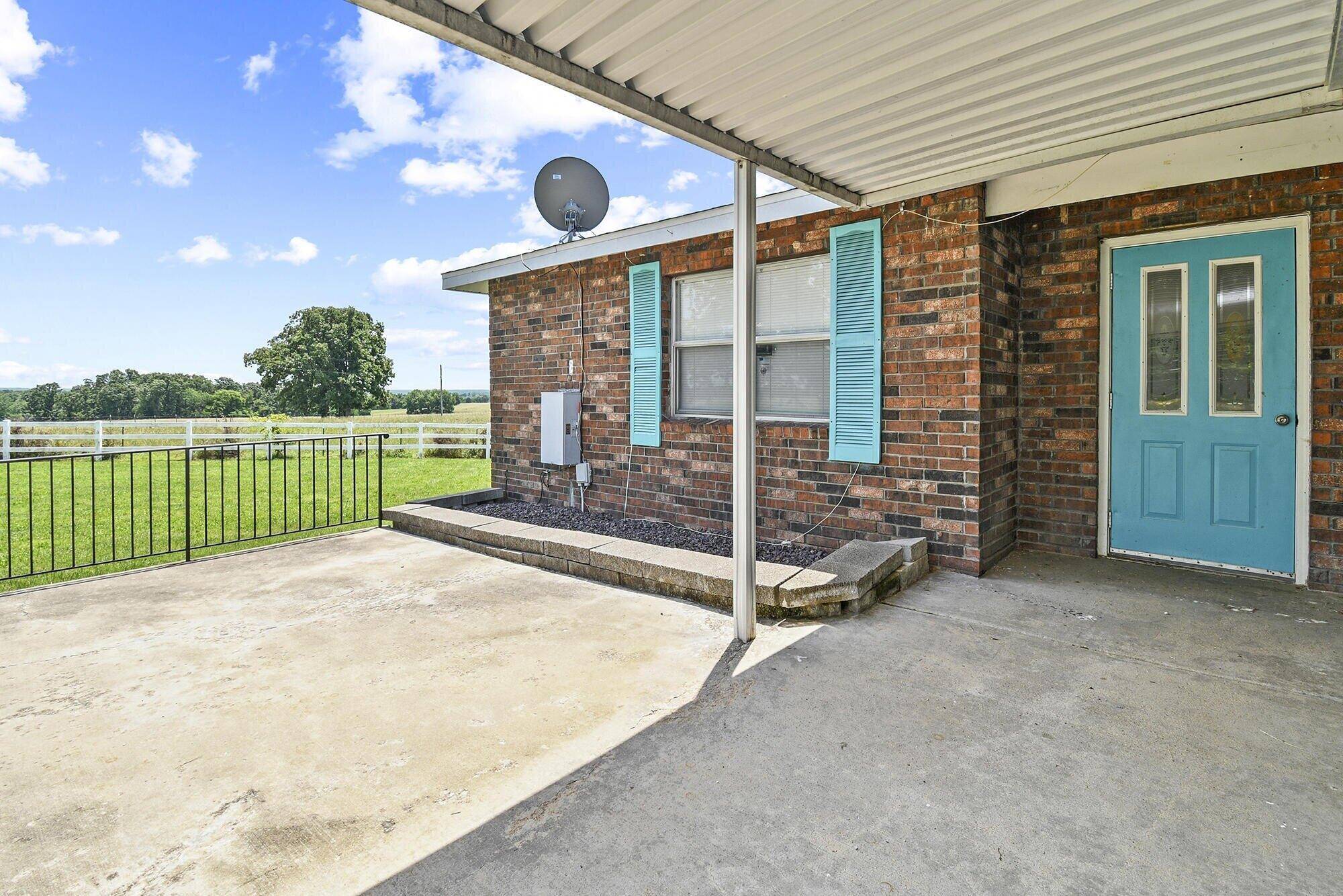 194 State Highway Mm, Niangua, MO 65713