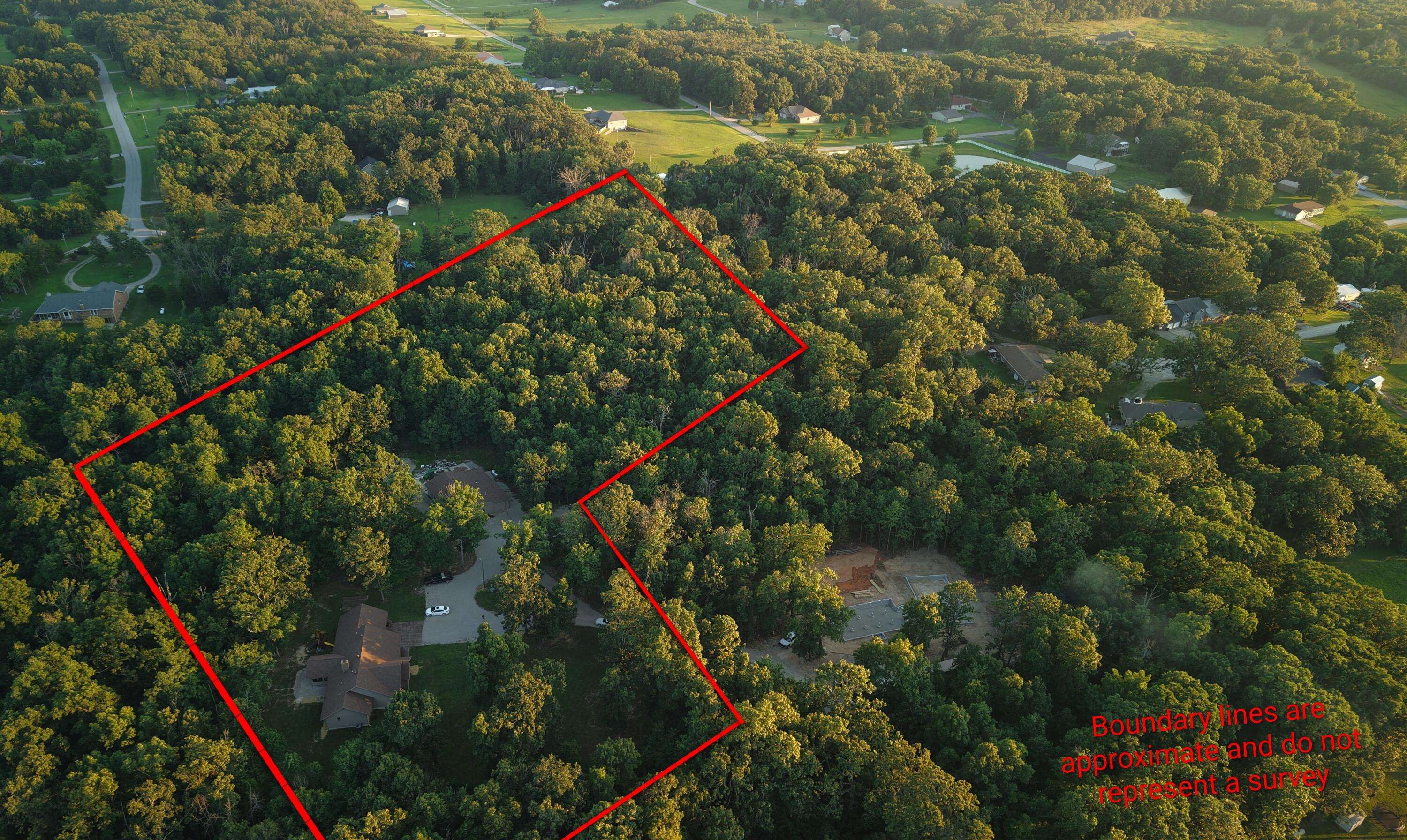 1346 Golf Course RD, Marshfield, MO 65706