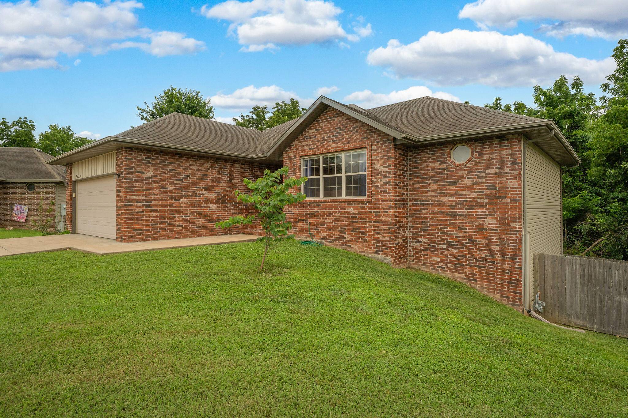 3690 W Erie ST, Springfield, MO 65807
