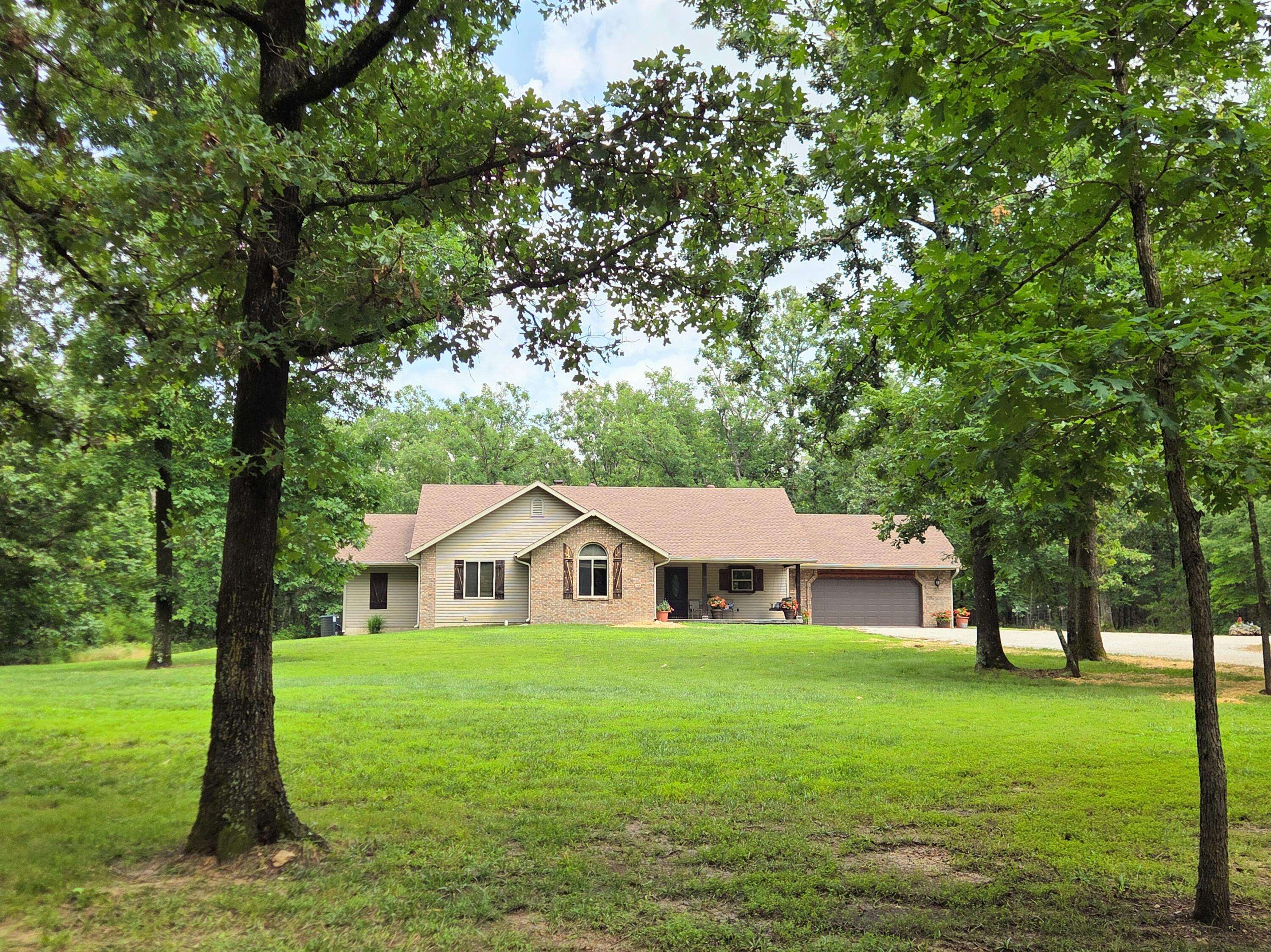 1346 Golf Course RD, Marshfield, MO 65706