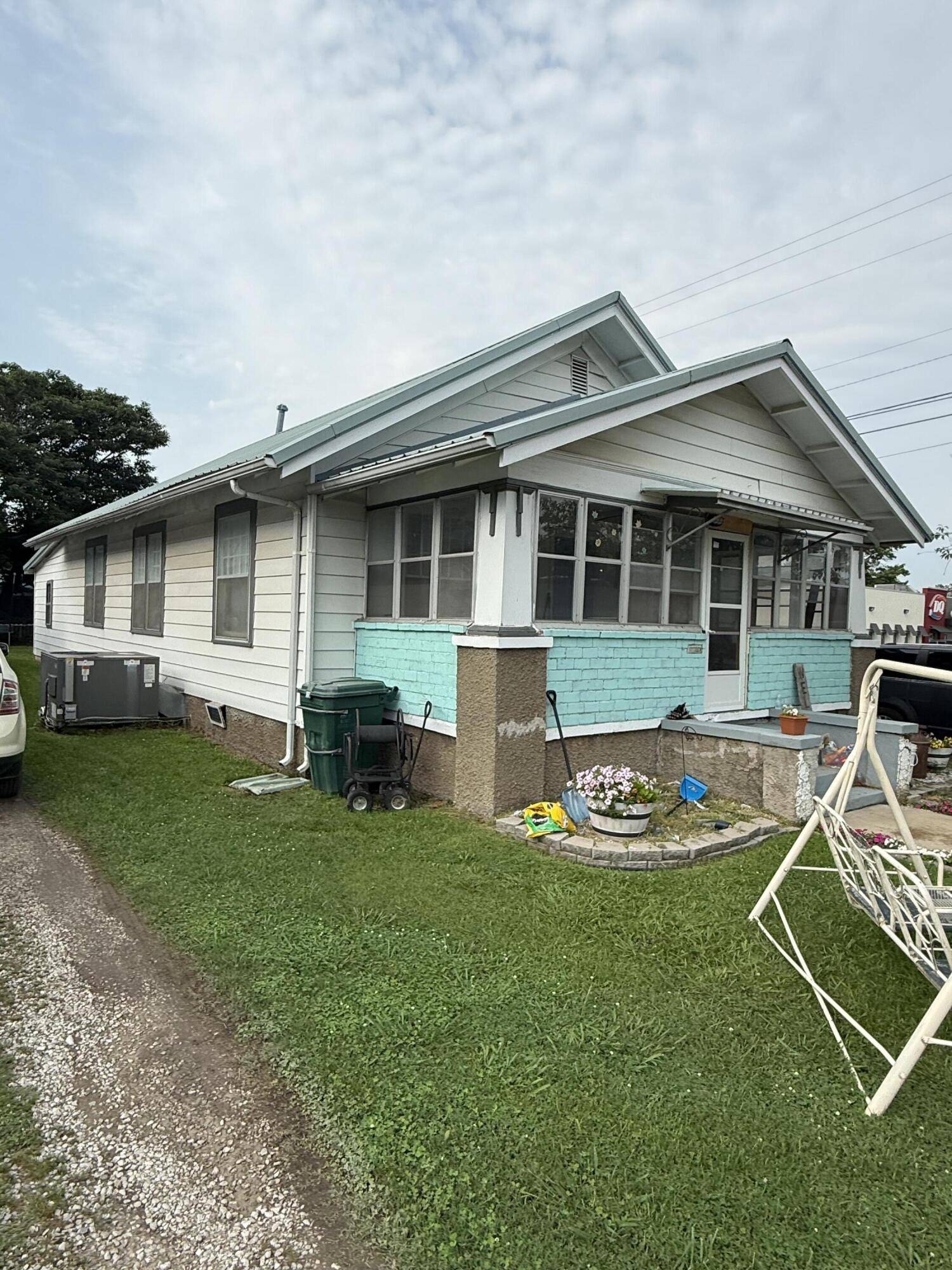 108 W Cleveland AVE, Monett, MO 65708