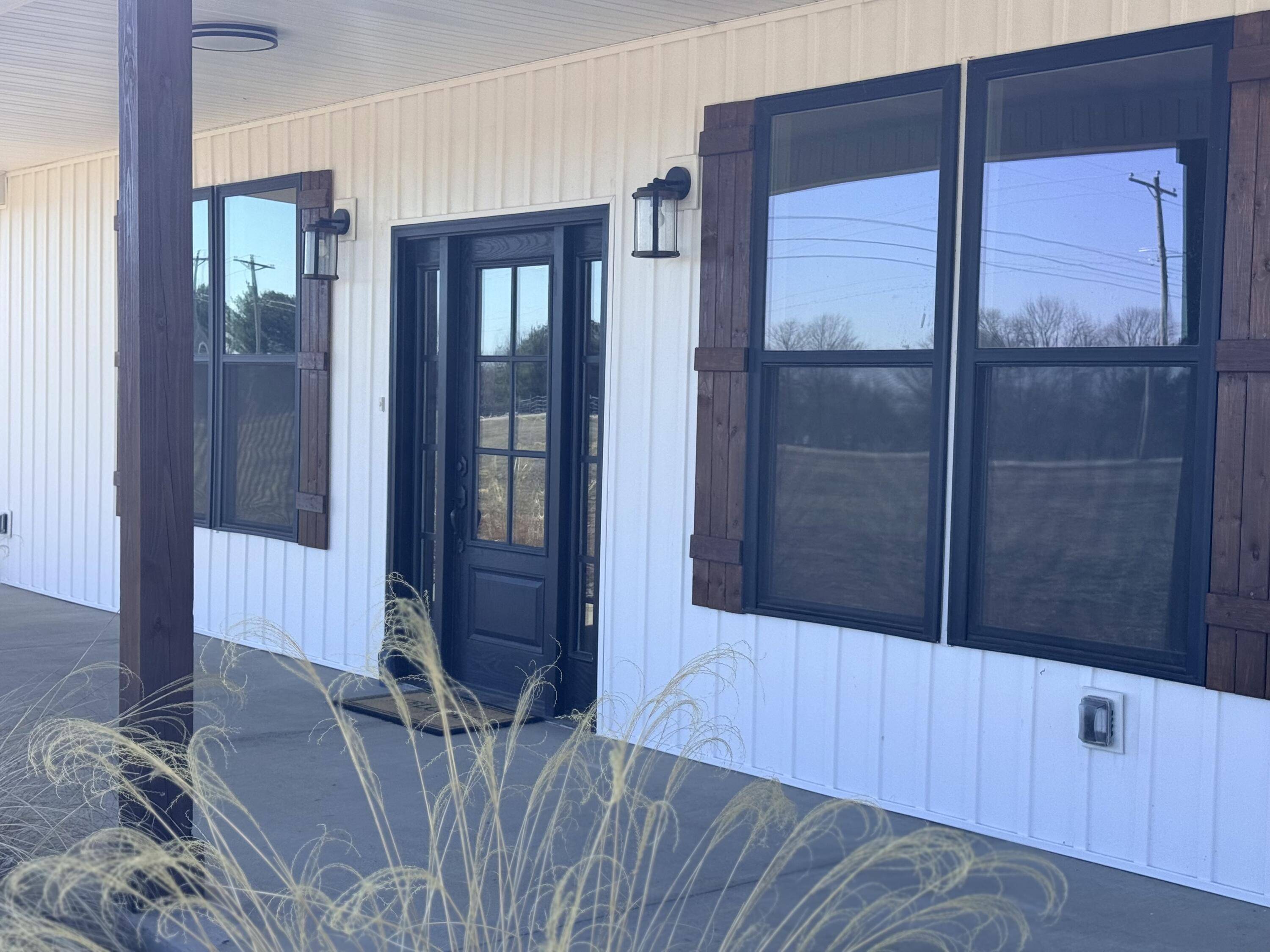 1883 S Farm Rd 107, Springfield, MO 65802
