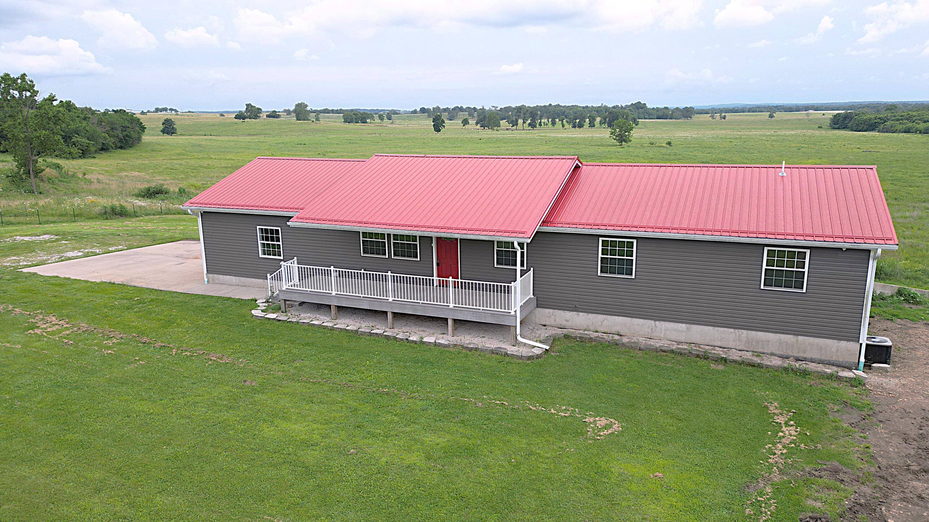 1738 E 400th RD, Halfway, MO 65663