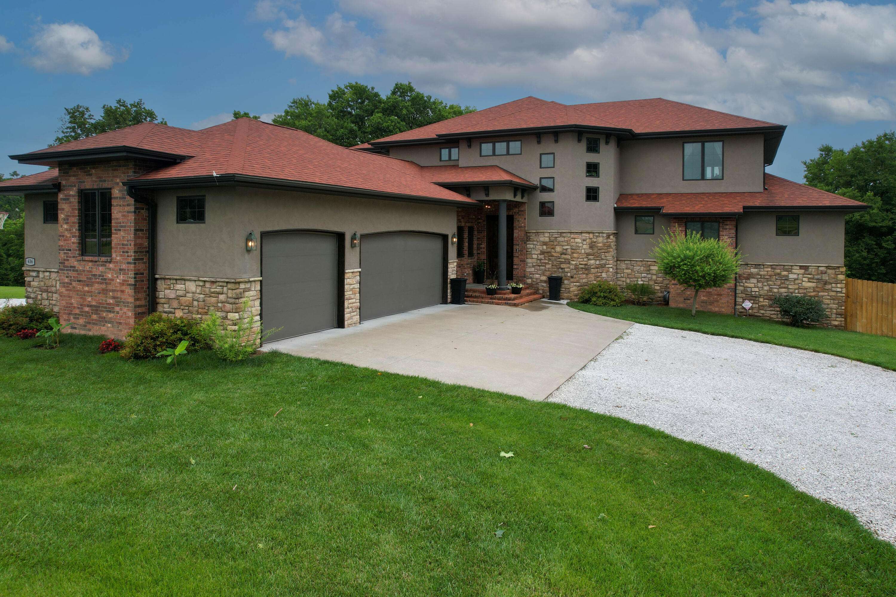 636 Gardenia LN, Republic, MO 65738
