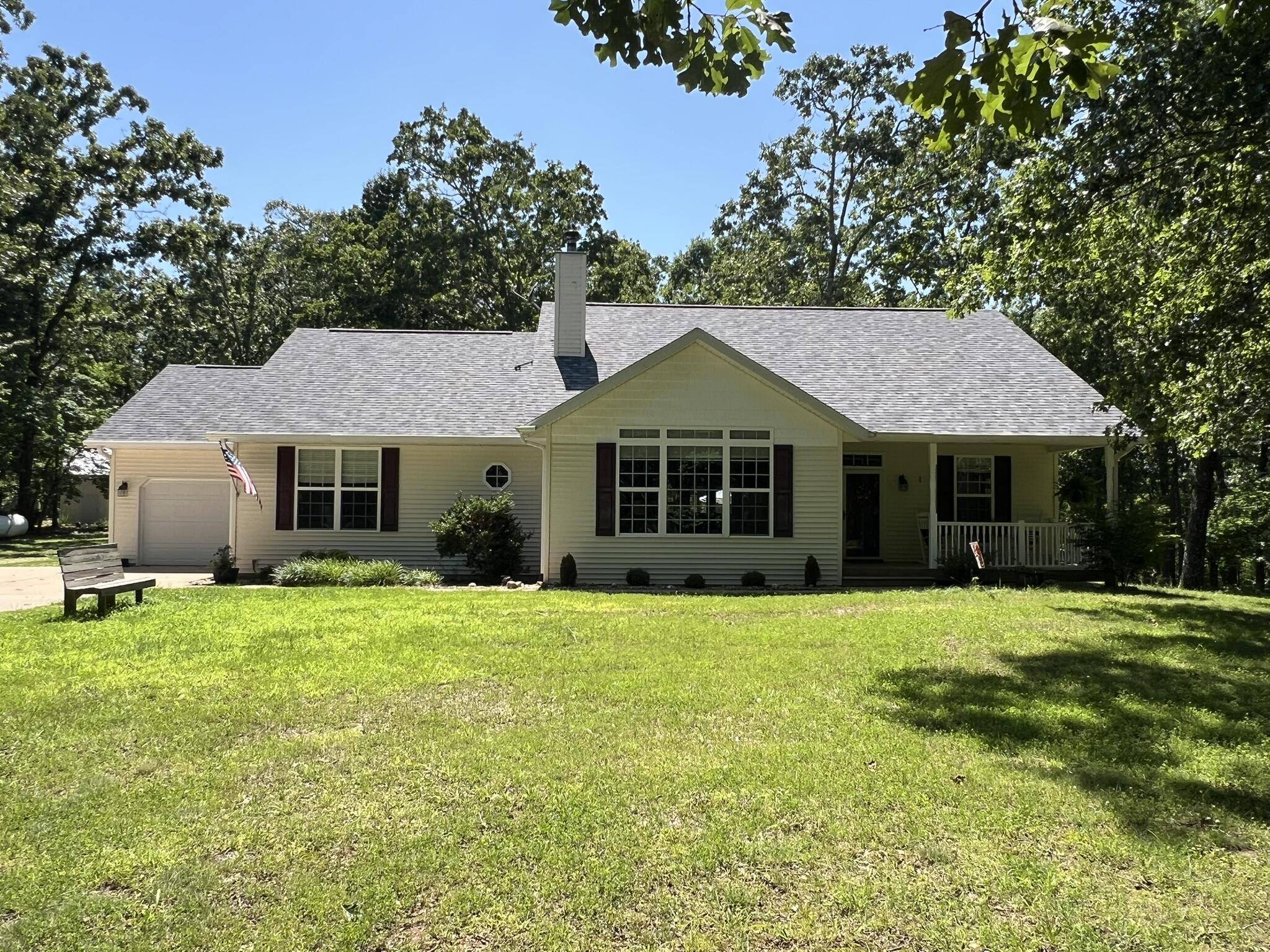979 Highway Hh, Willow Springs, MO 65793