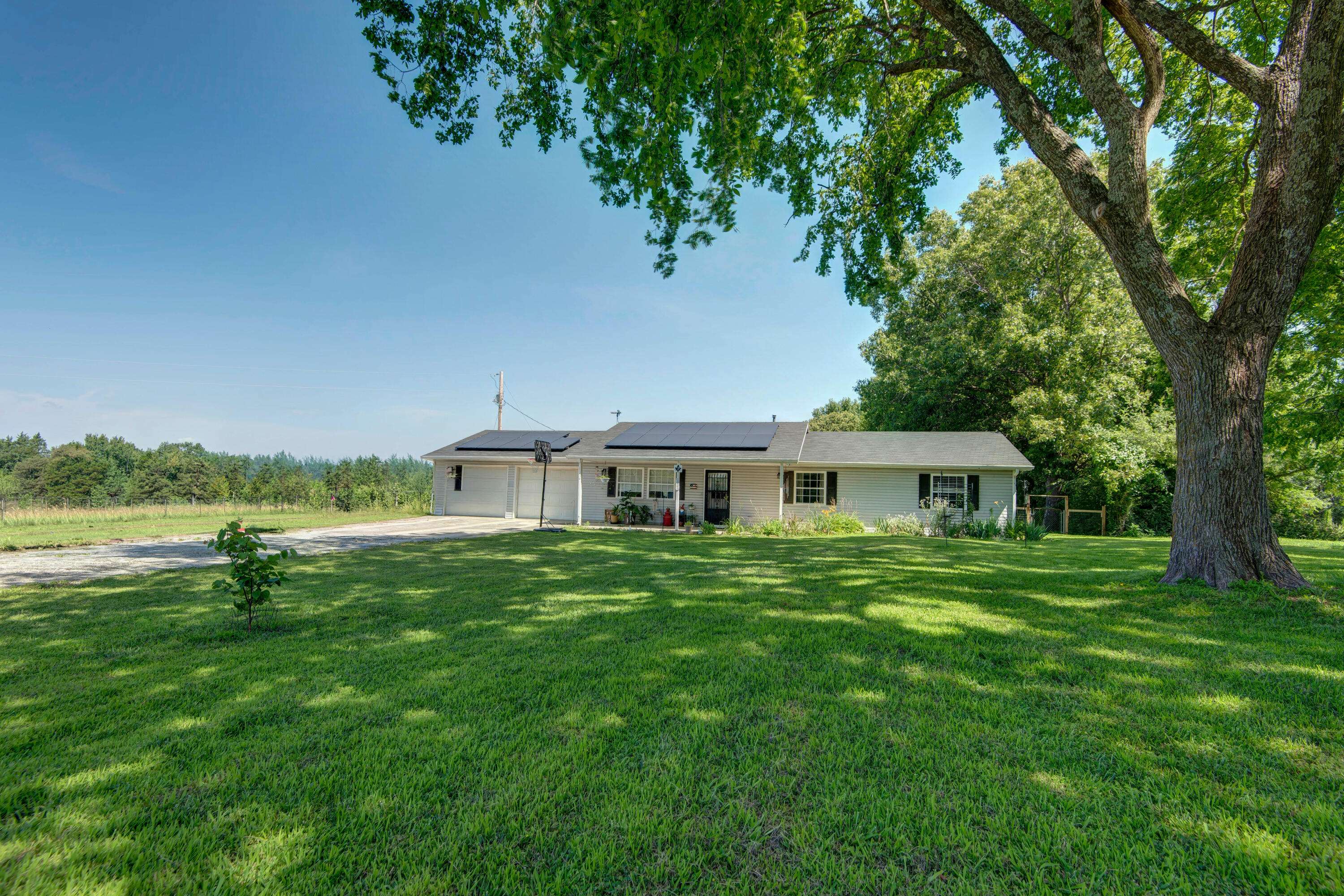 4302 Uu RD, Elkland, MO 65644