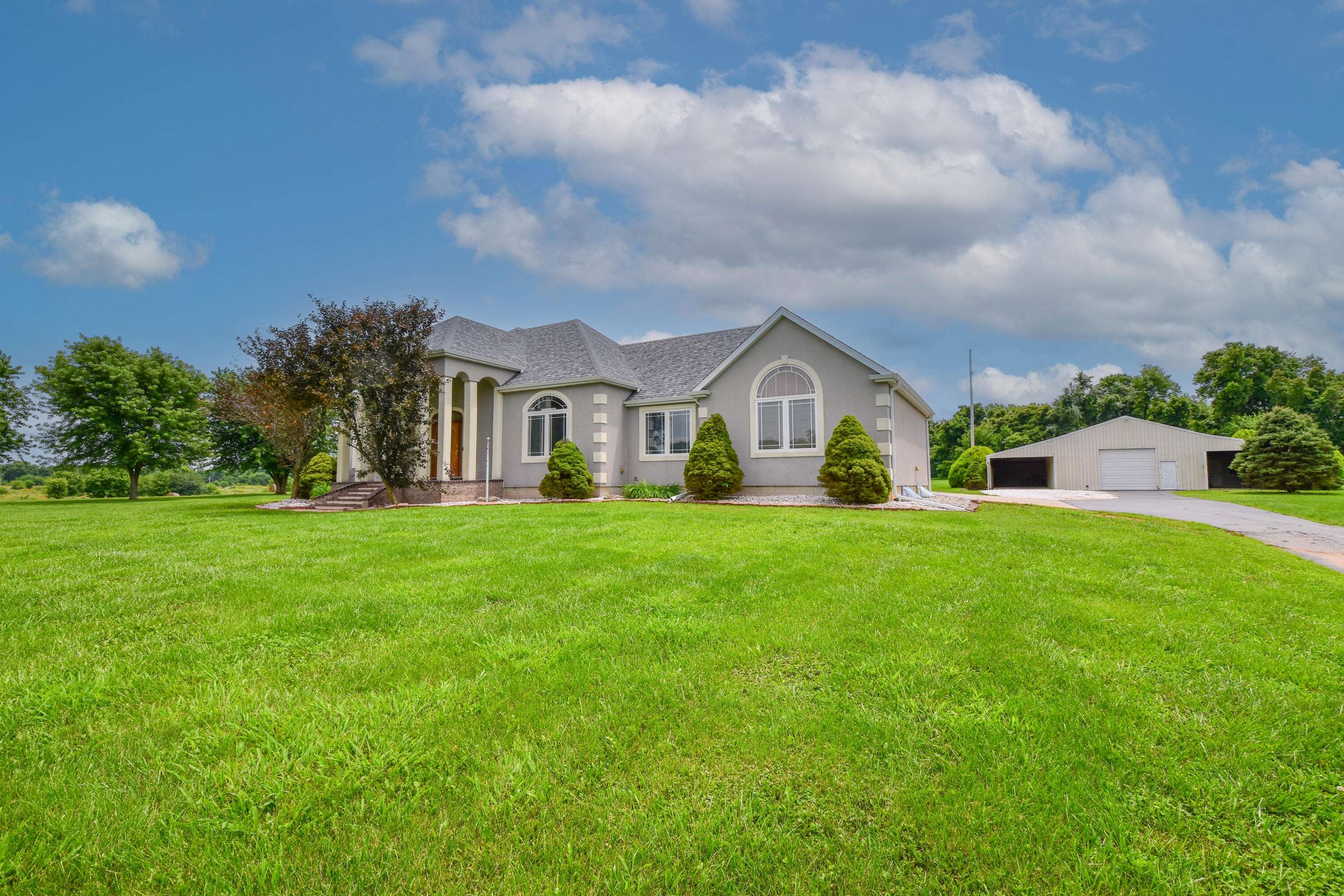 8626 W Farm Road 64, Willard, MO 65781