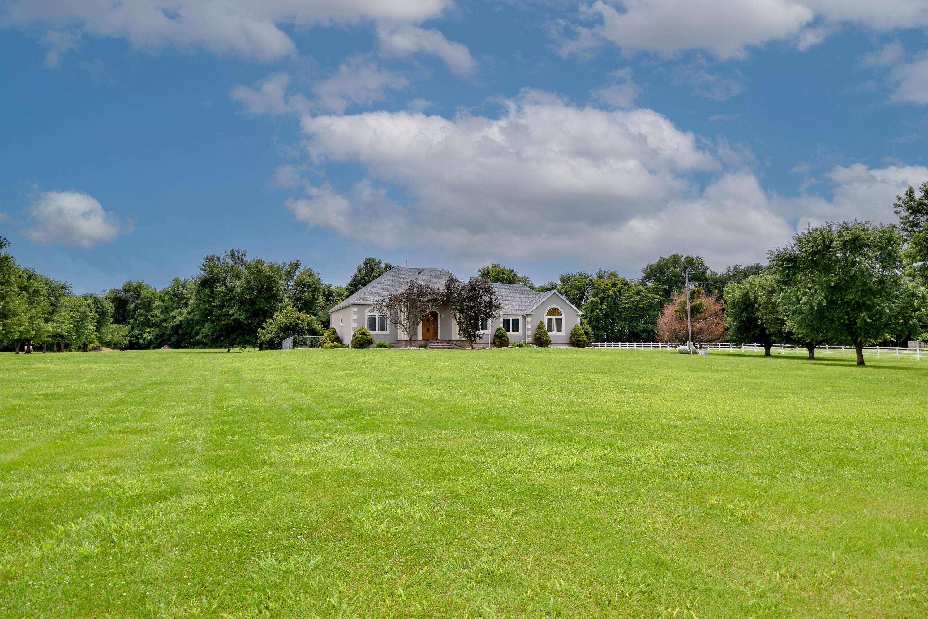 8626 W Farm Road 64, Willard, MO 65781