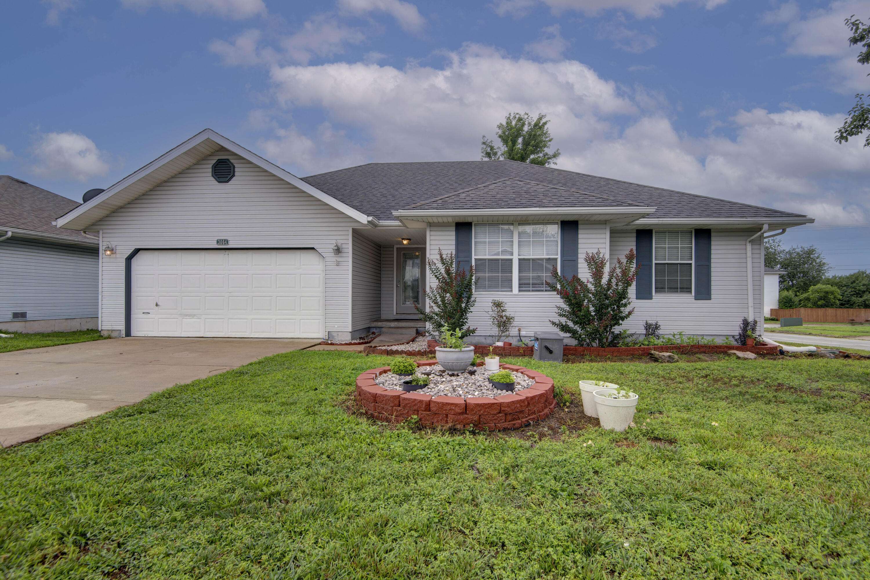 3064 W Westchester PL, Springfield, MO 65810