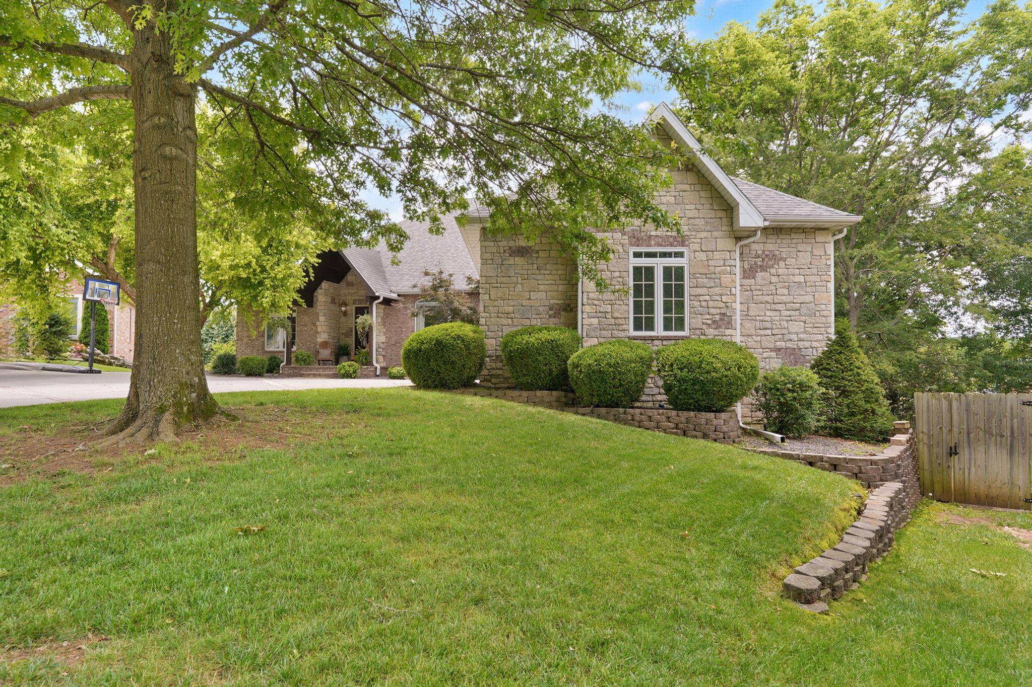 4362 E Lori Lei CT, Springfield, MO 65809