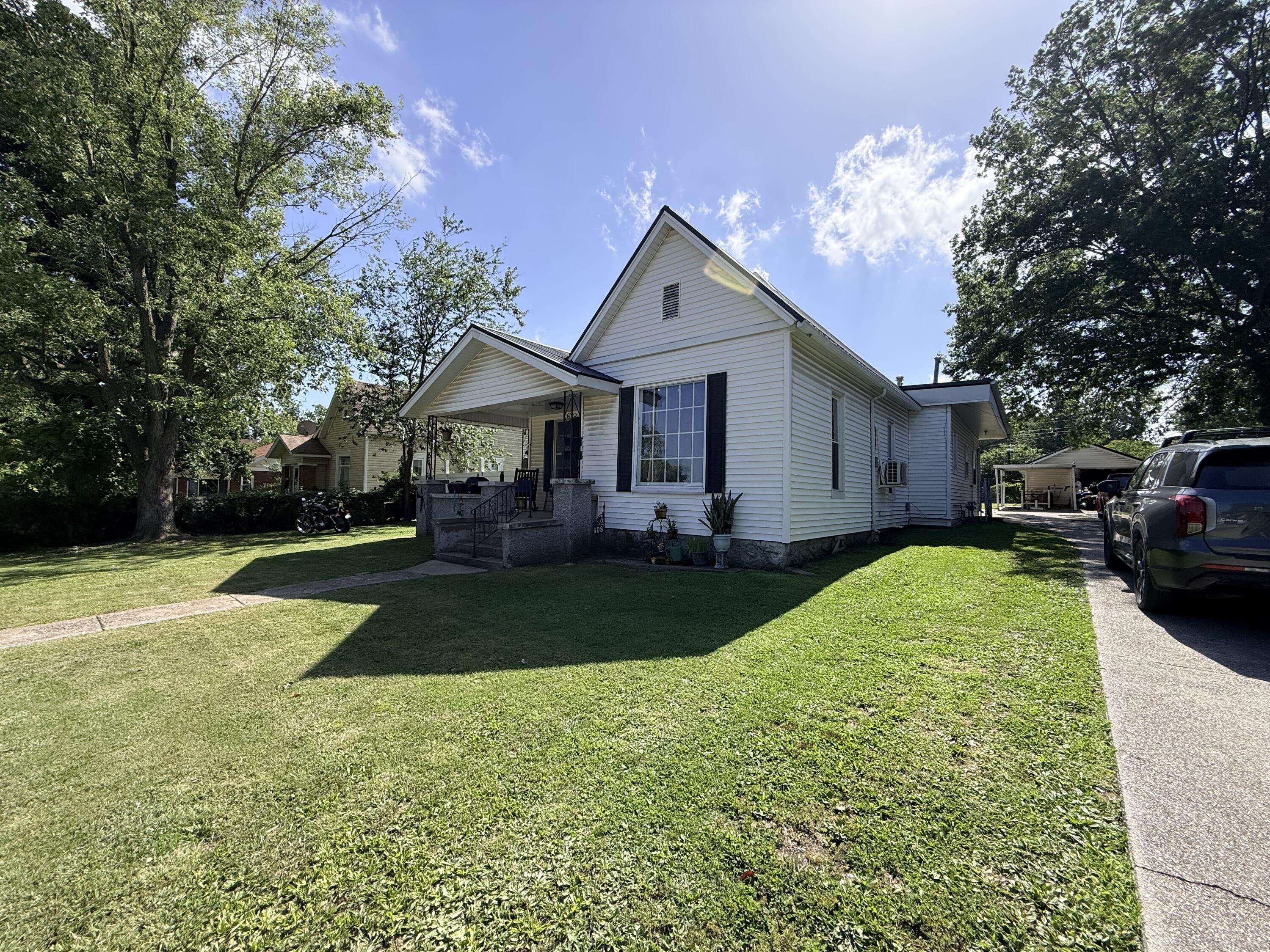 608 N Central AVE, Monett, MO 65708
