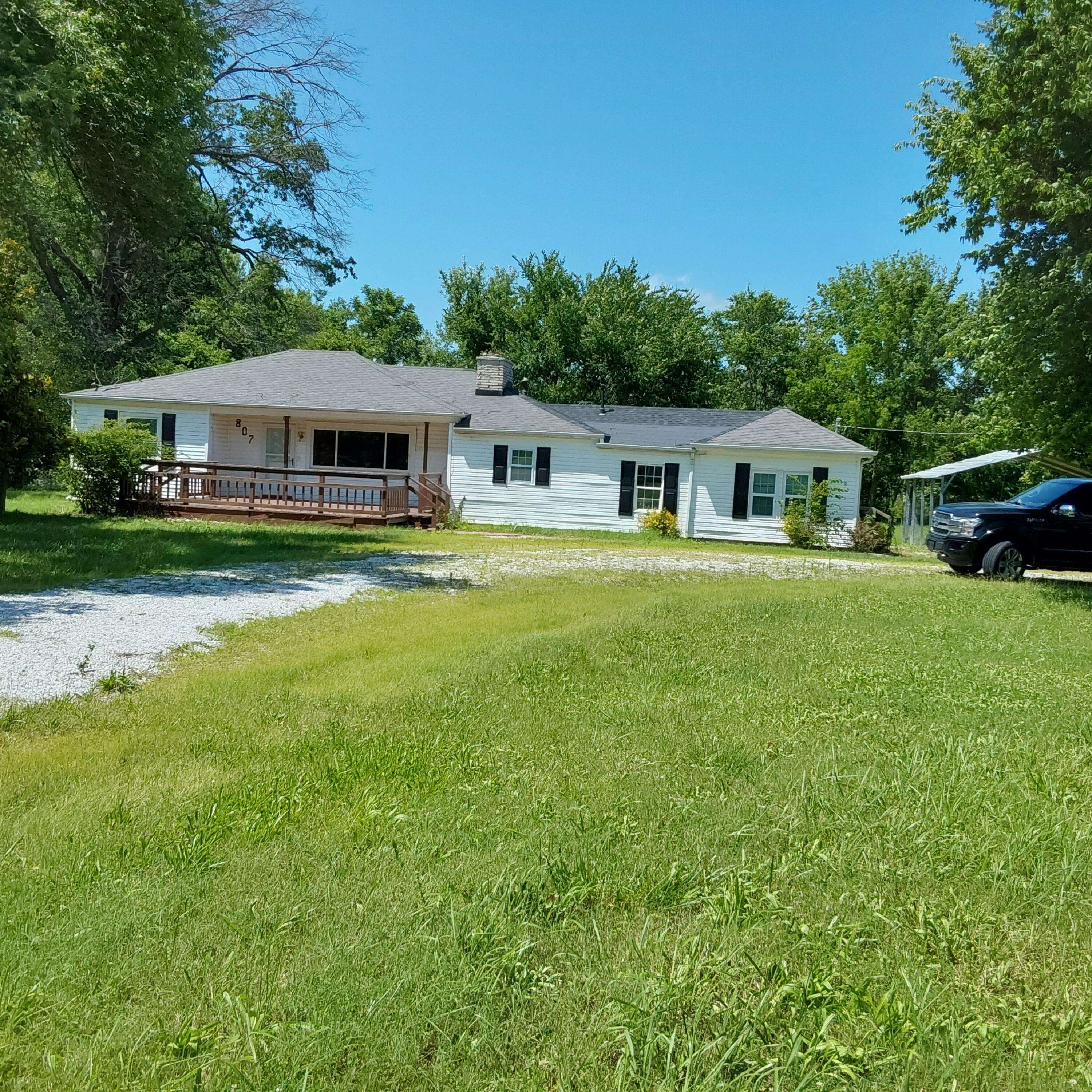 807 E Pennell ST, Carl Junction, MO 64834