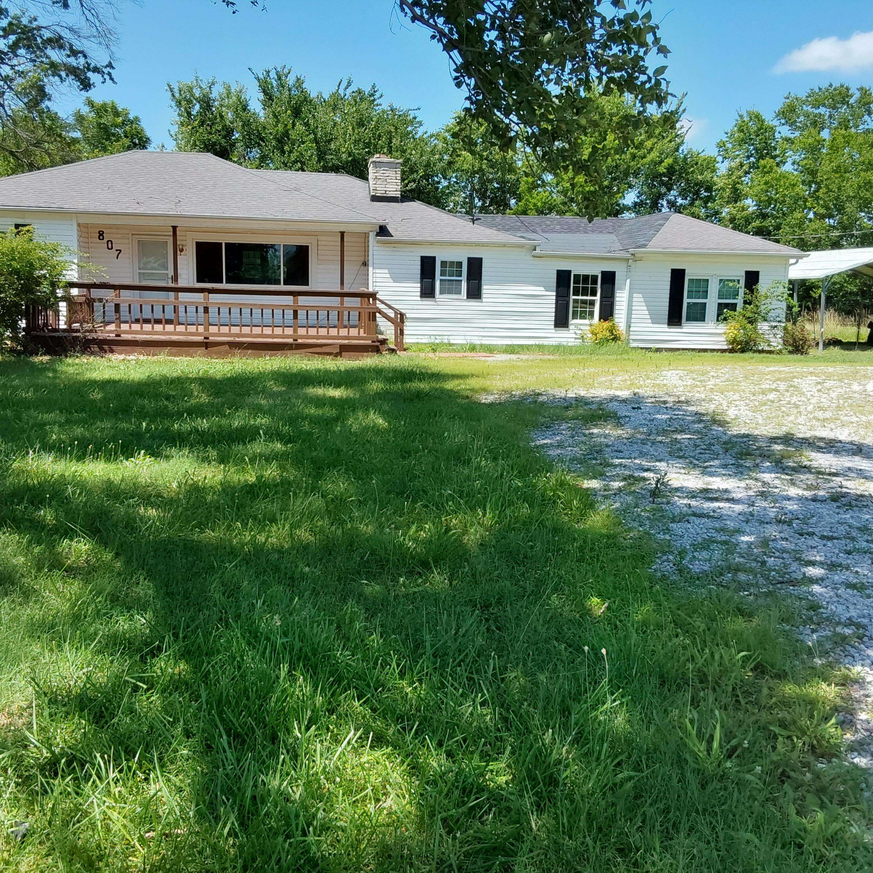 807 E Pennell ST, Carl Junction, MO 64834