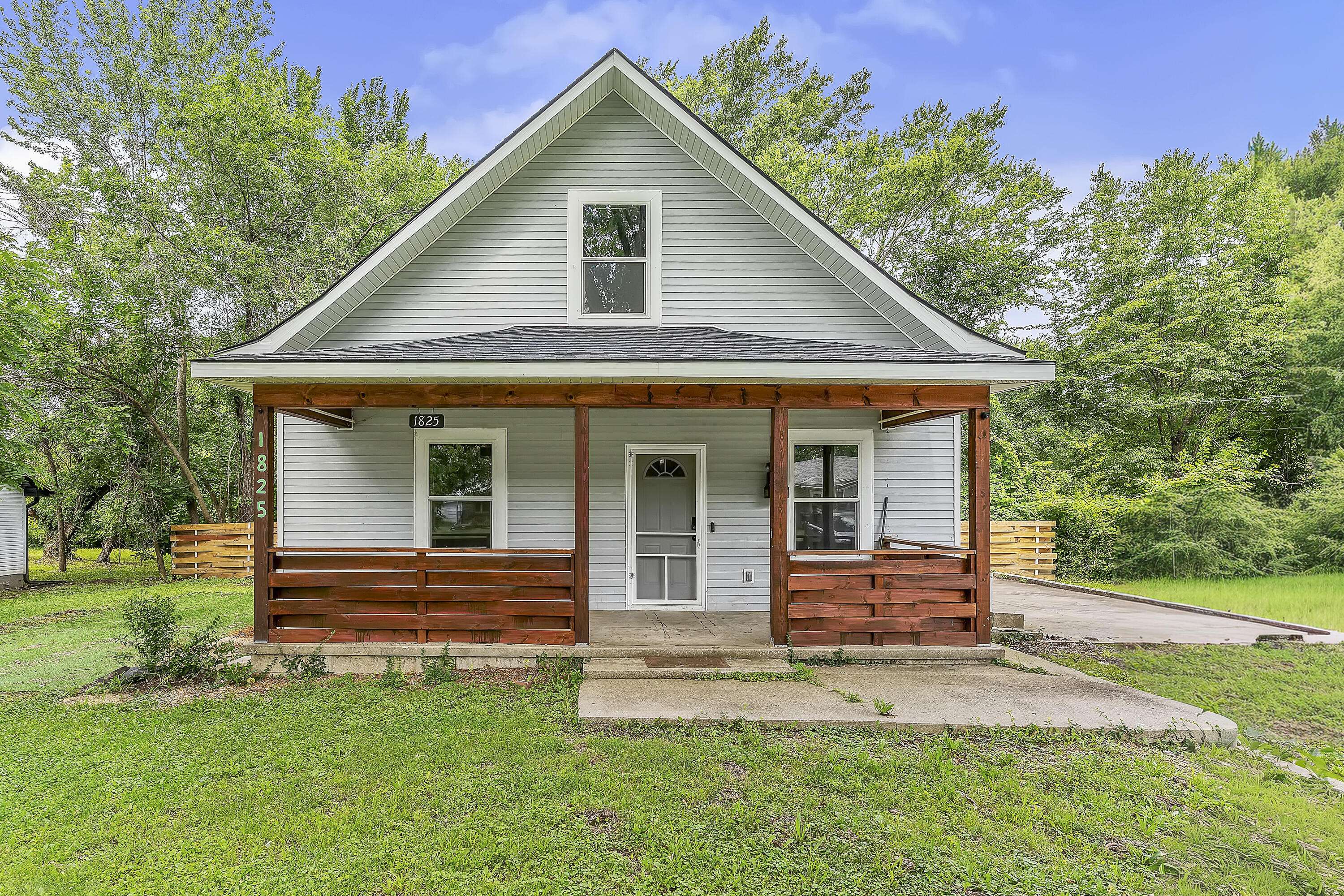 1825 N Burton AVE, Springfield, MO 65803