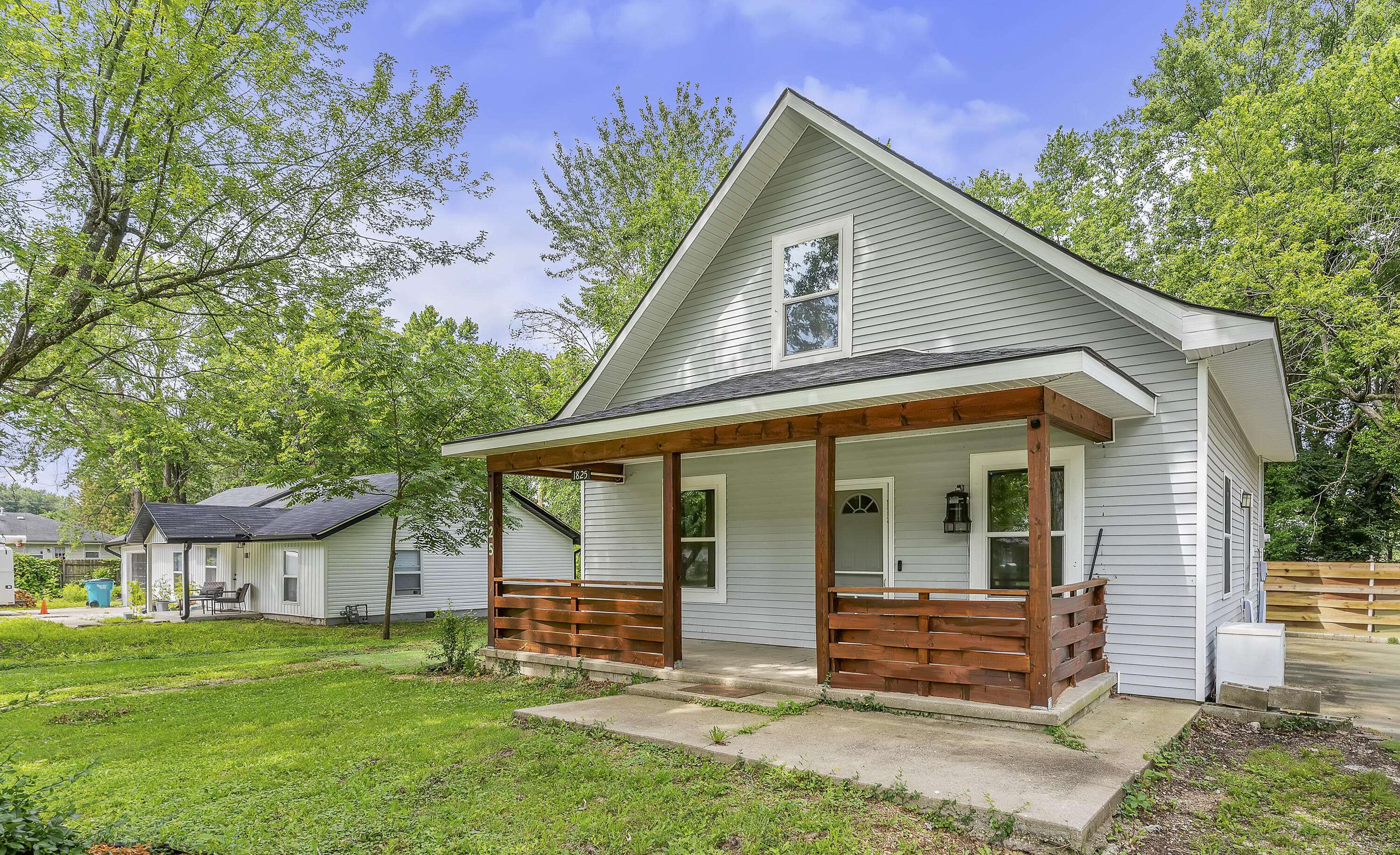 1825 N Burton AVE, Springfield, MO 65803