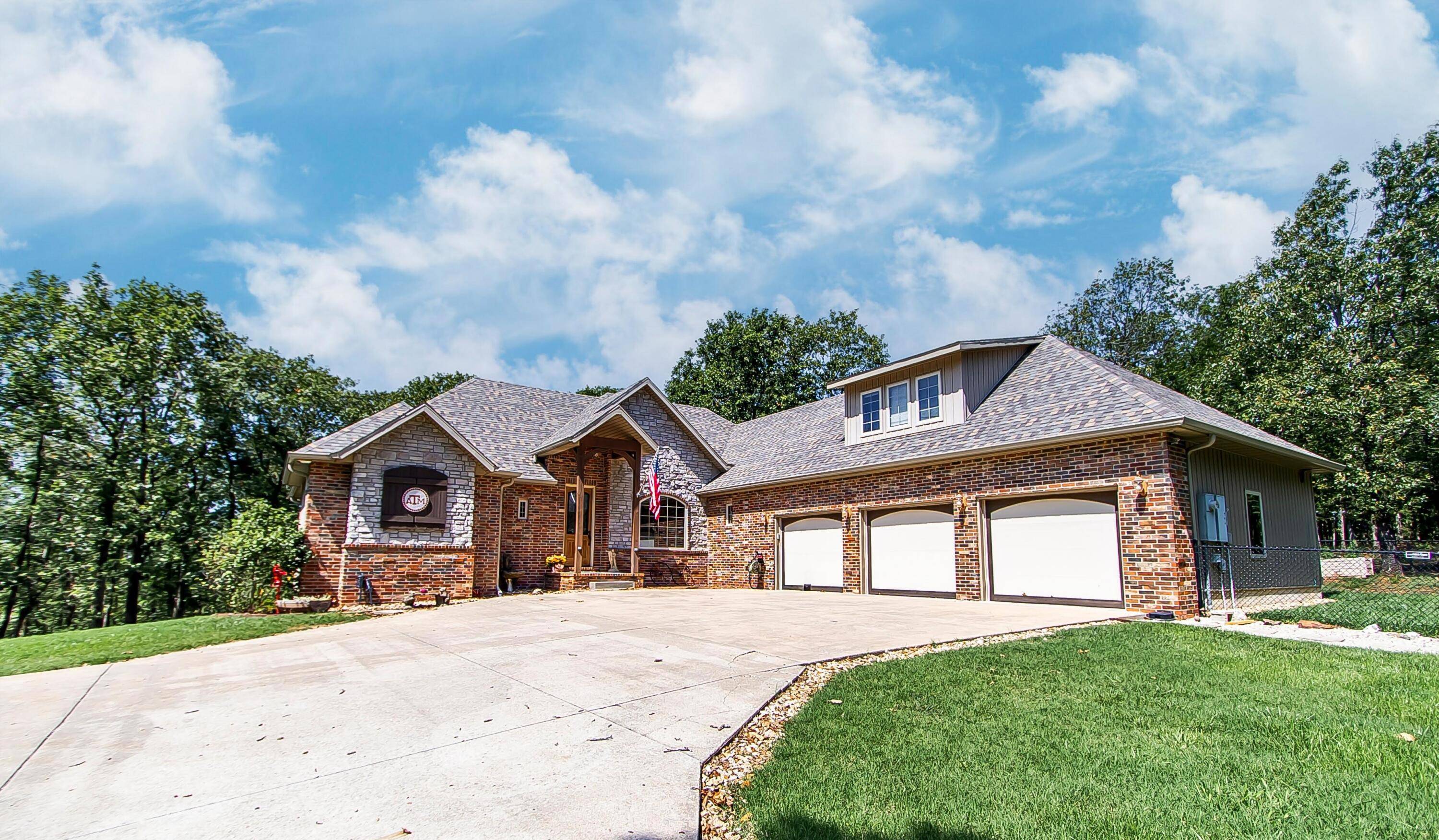 320 Ridgecrest DR, Fair Grove, MO 65648