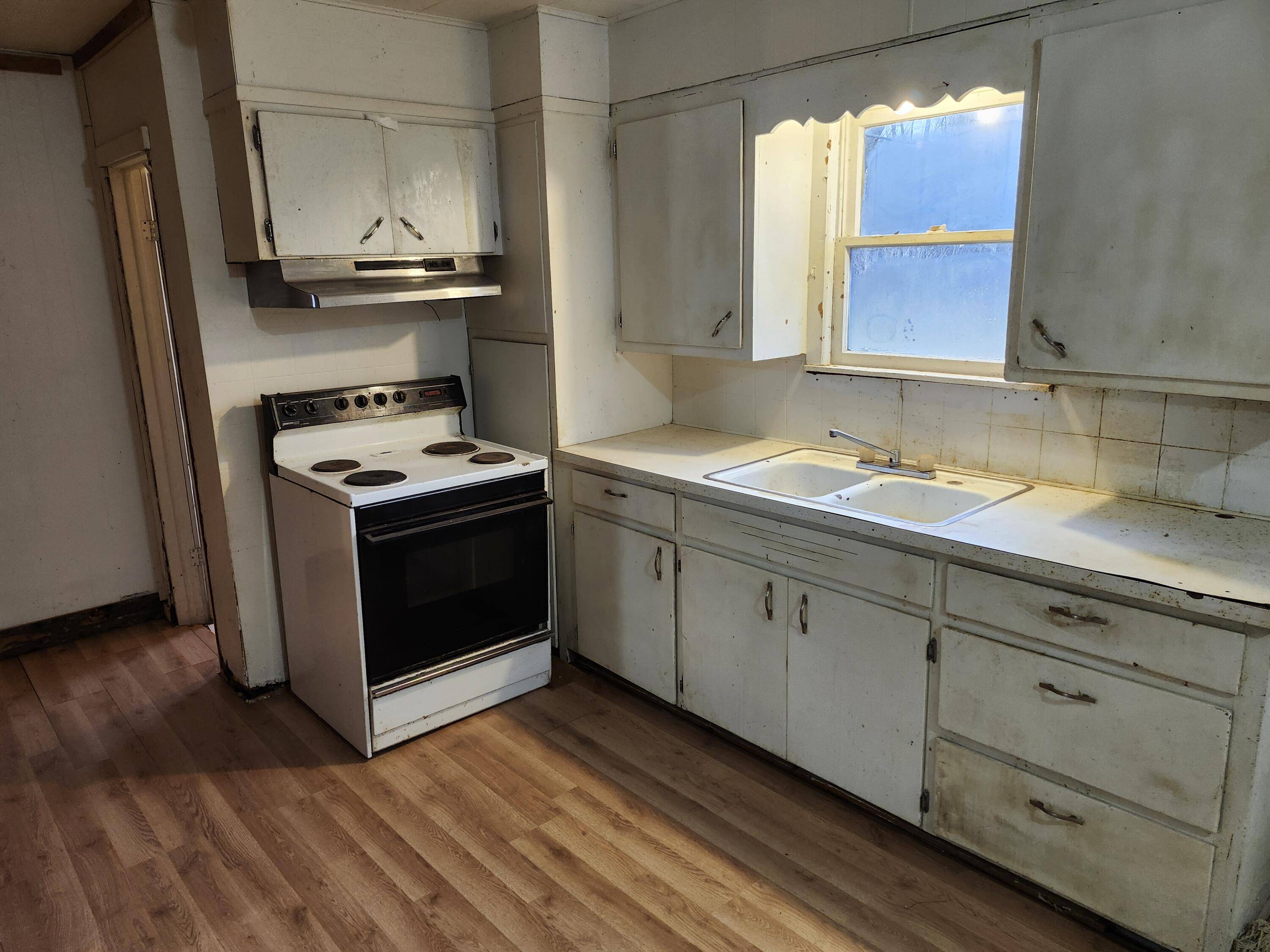 8885 Park Street, Birch Tree, MO 65438