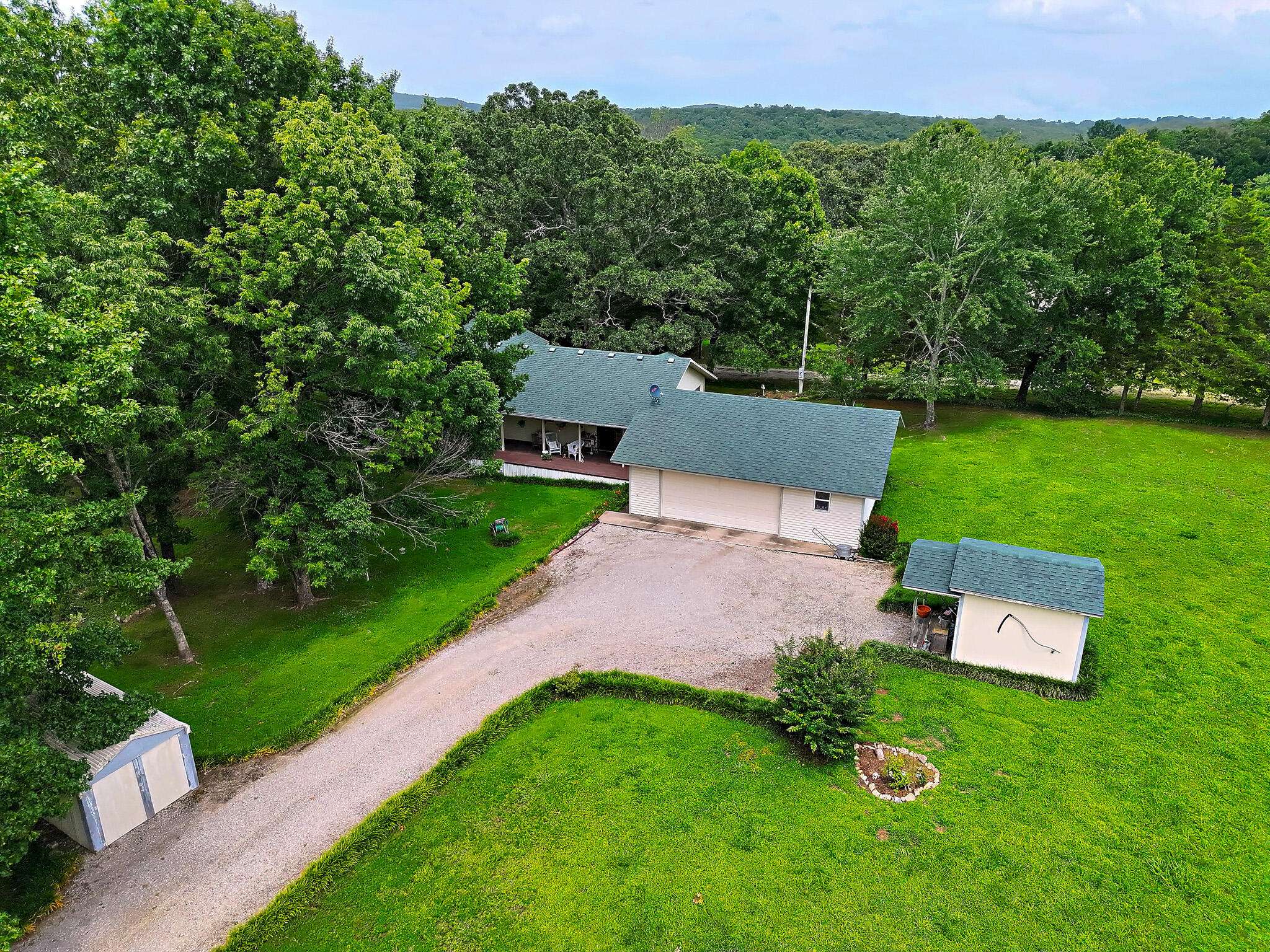 28704 Cromwell RD, Shell Knob, MO 65747