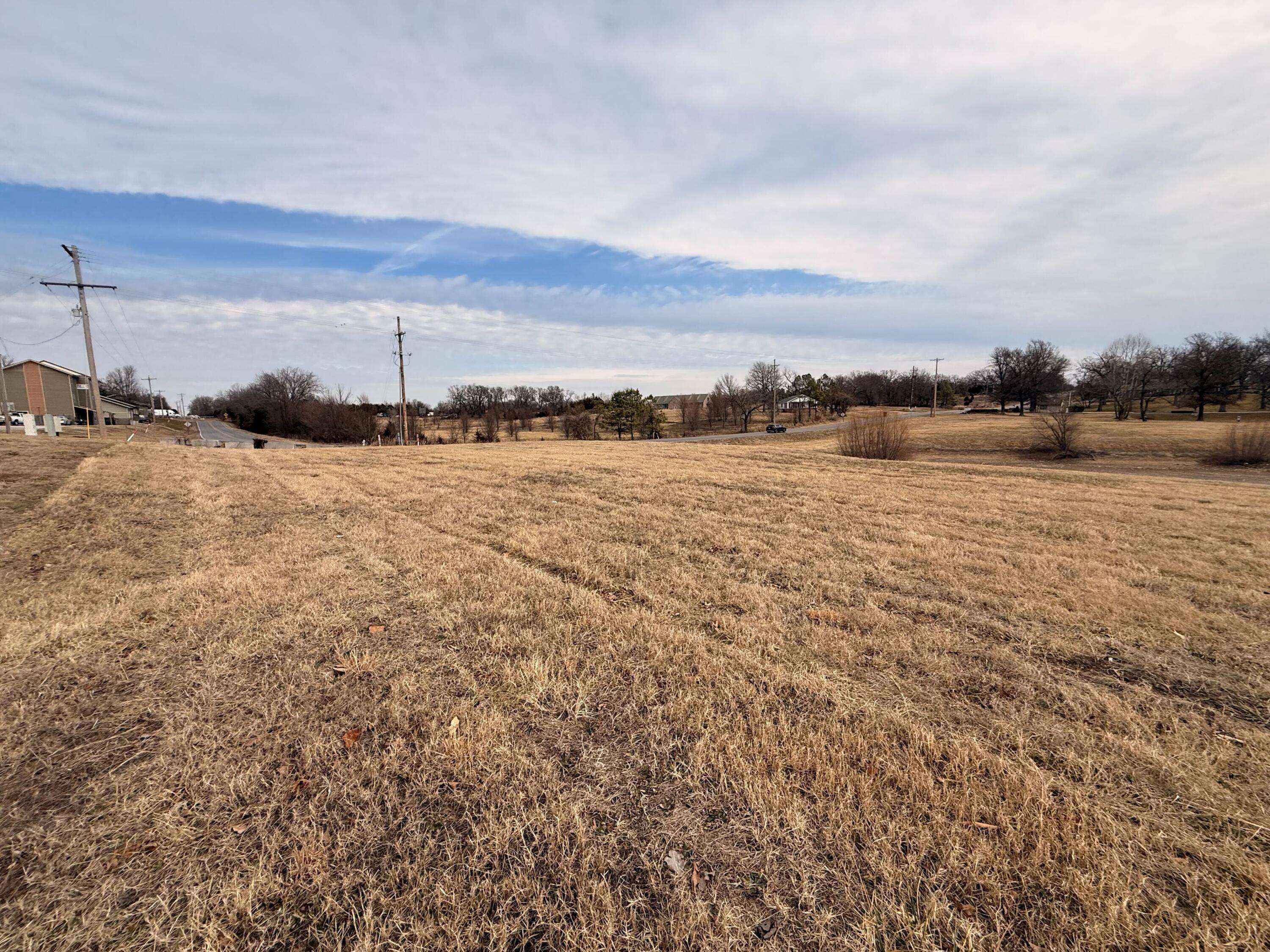 000 Raintree CIR, Loma Linda, MO 64804