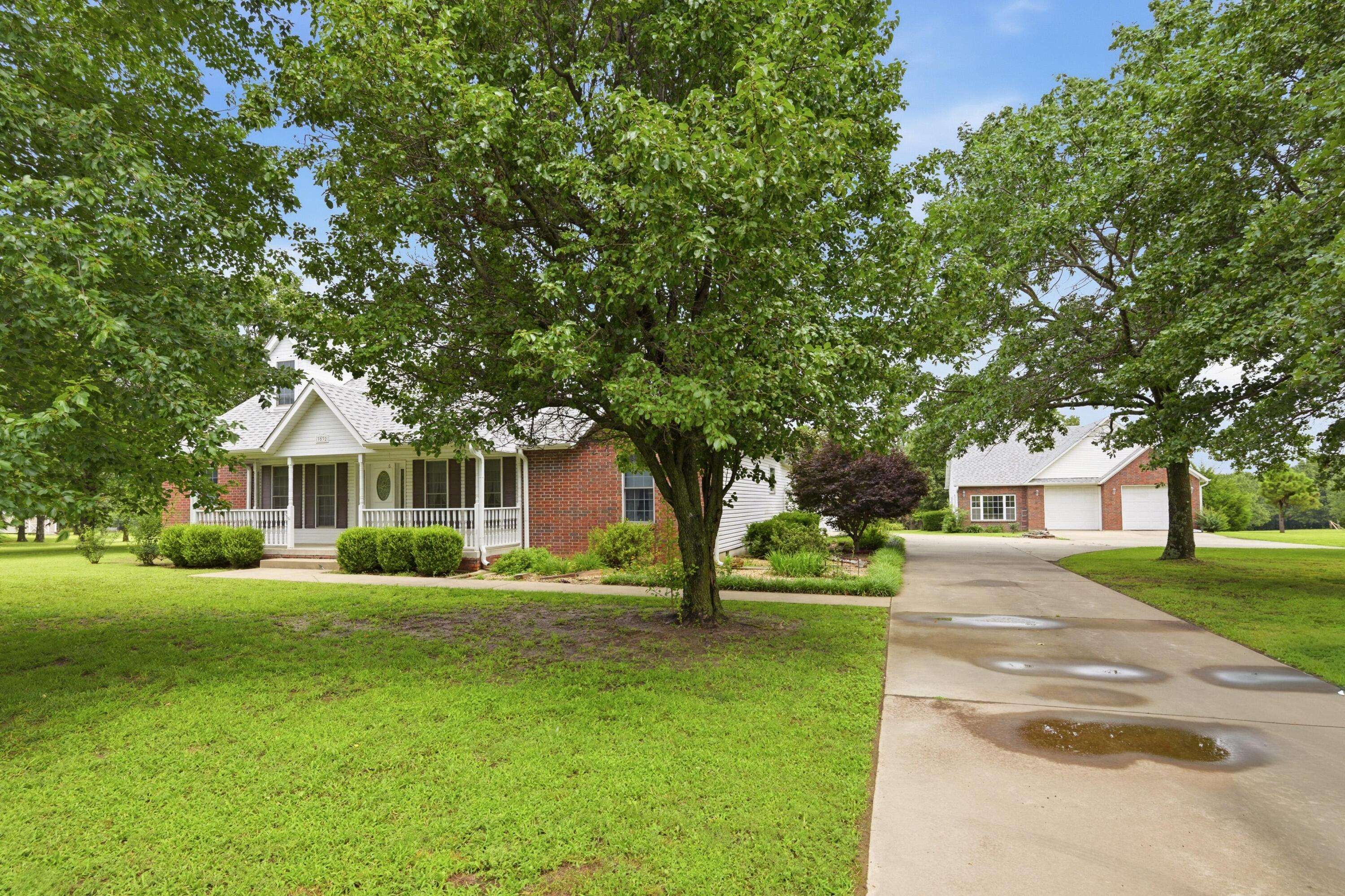 3532 Willow LN, Loma Linda, MO 64804