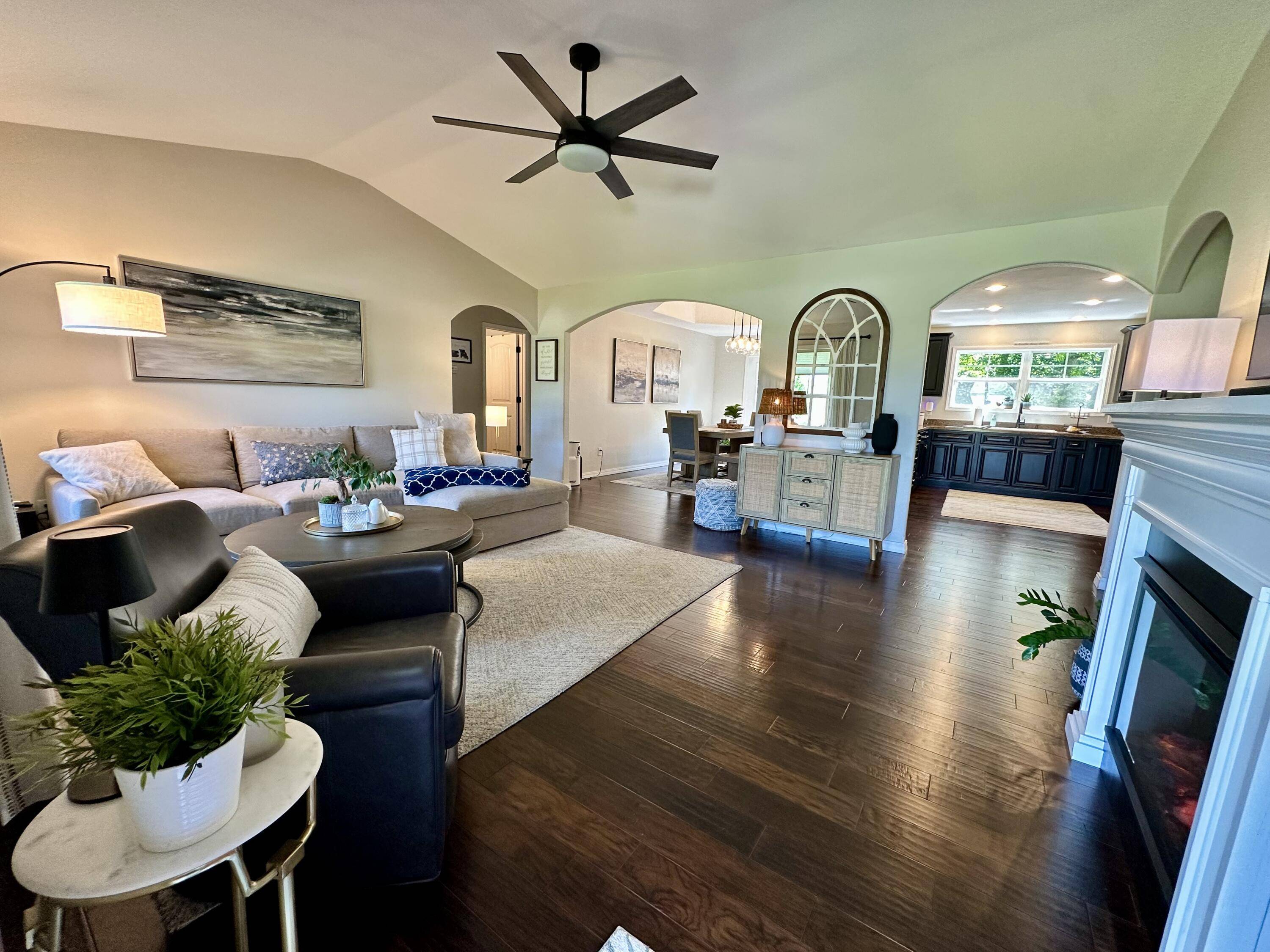 4628 Doe Run, West Plains, MO 65775