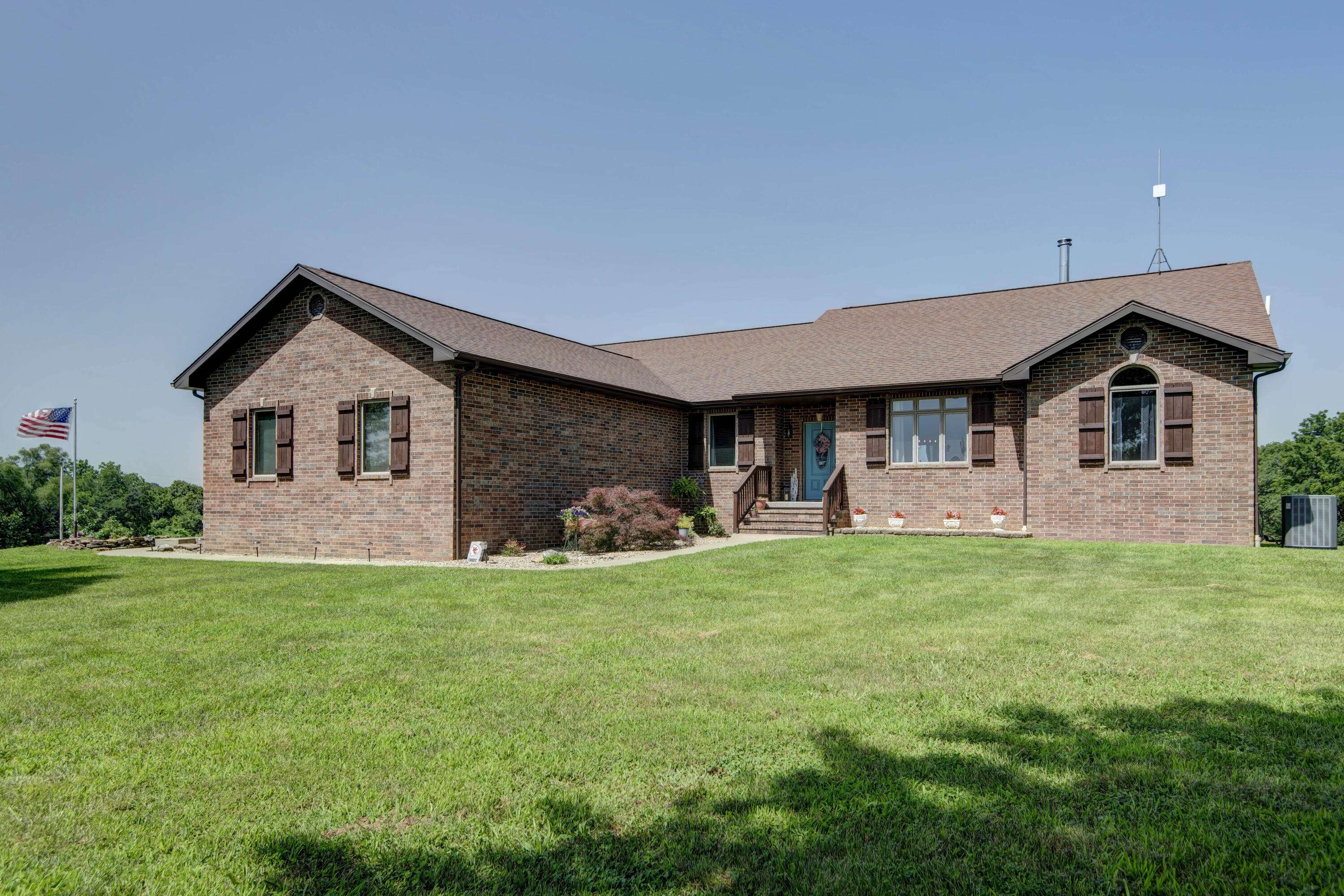 6879 Highway O, Ash Grove, MO 65604