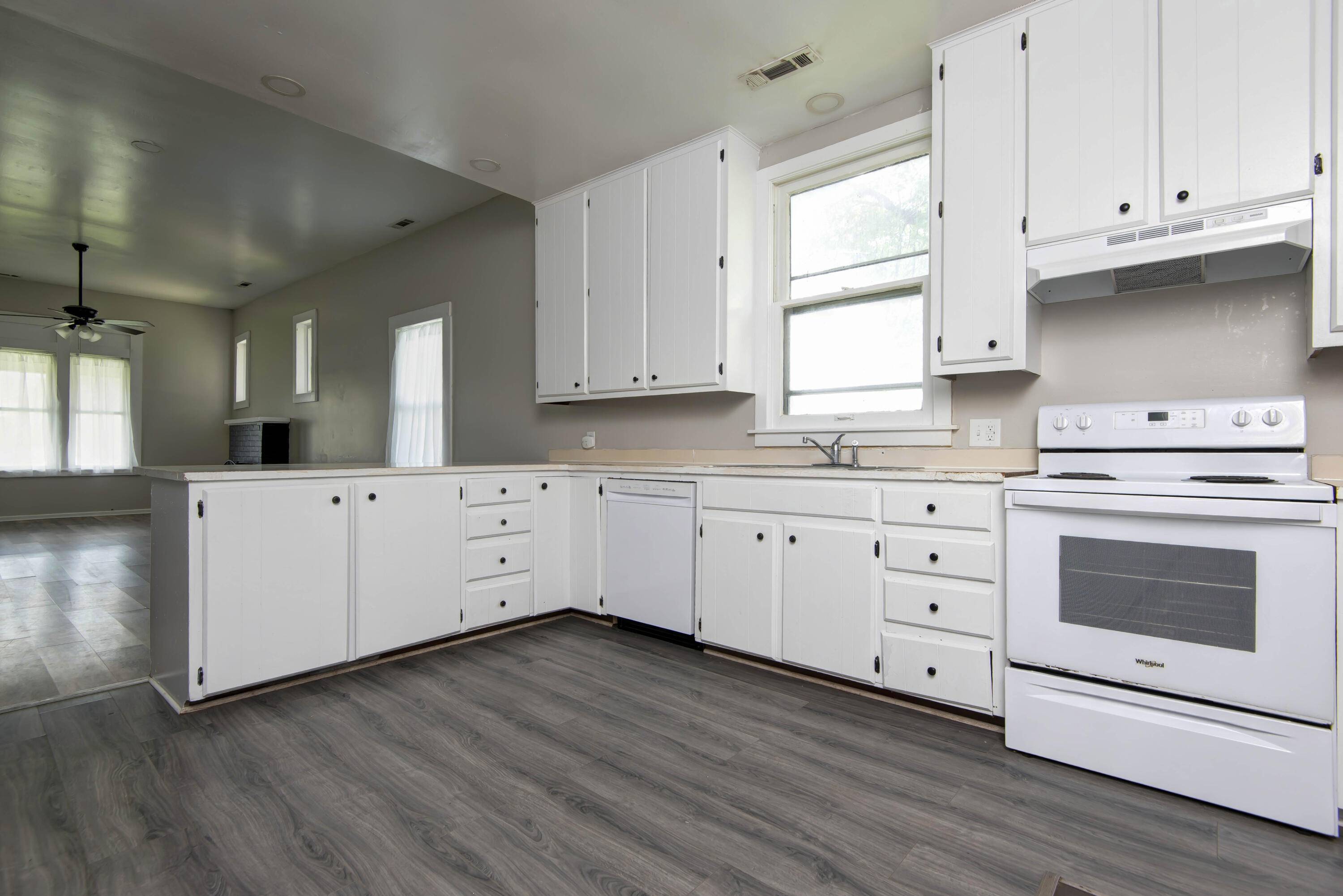 808 N Mccanse ST, Mt Vernon, MO 65712