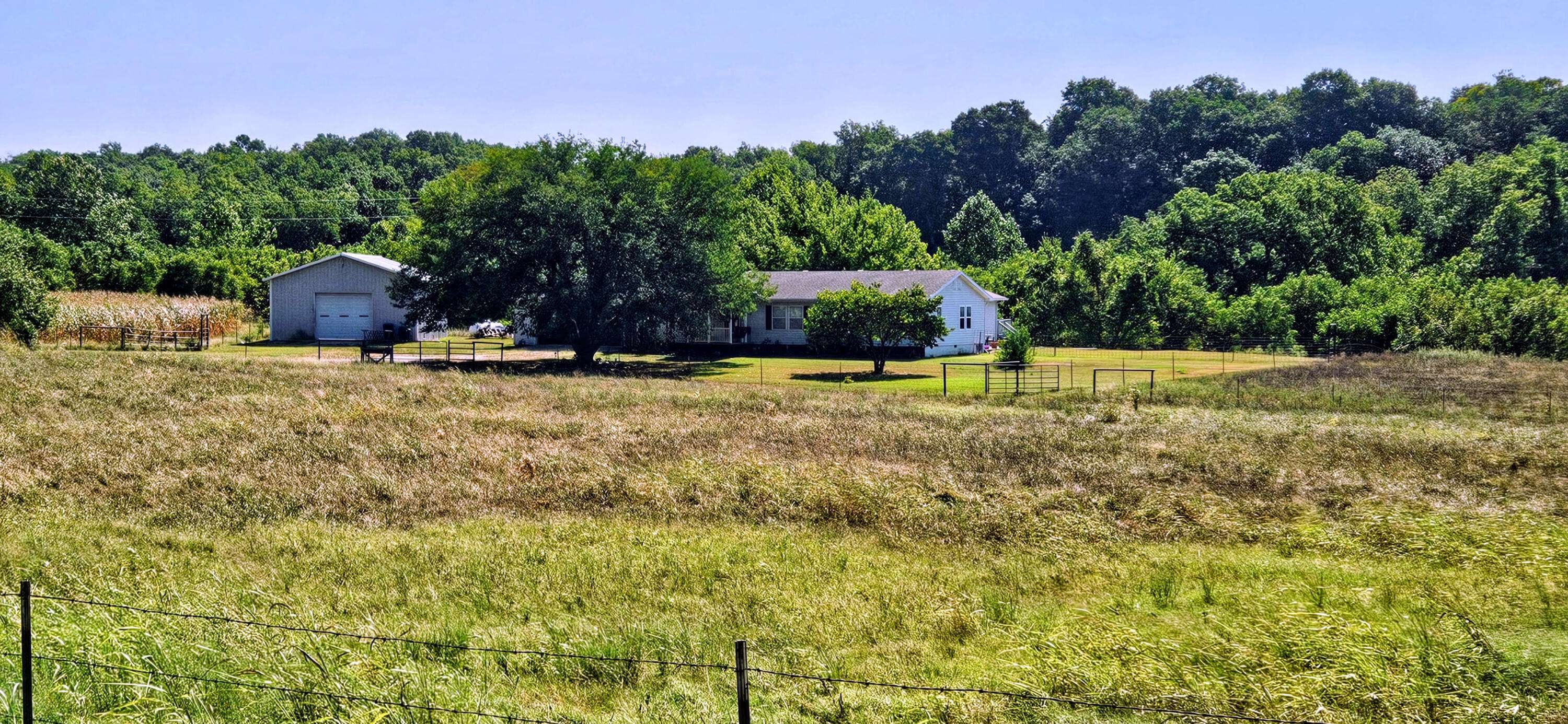20599 Mink DR, Neosho, MO 64850