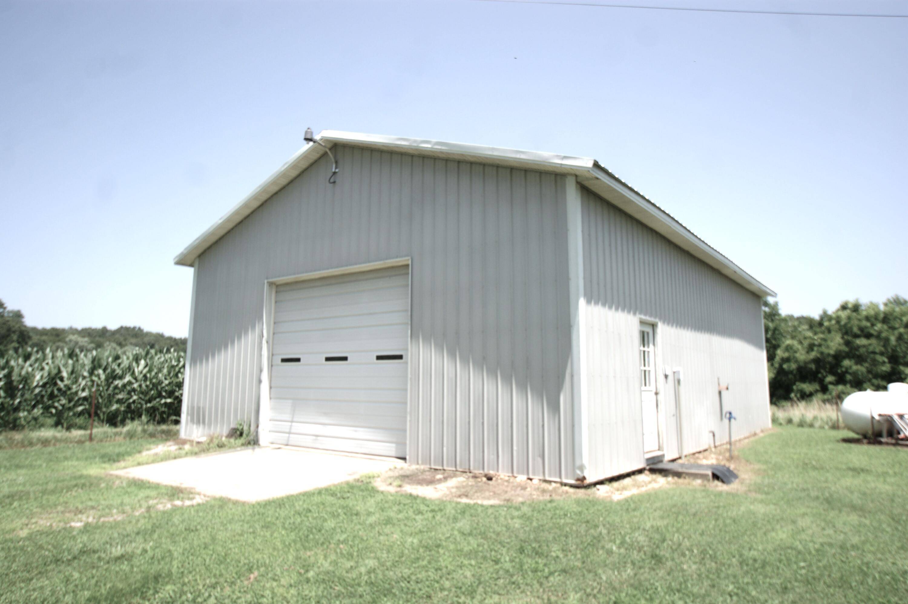 20599 Mink DR, Neosho, MO 64850