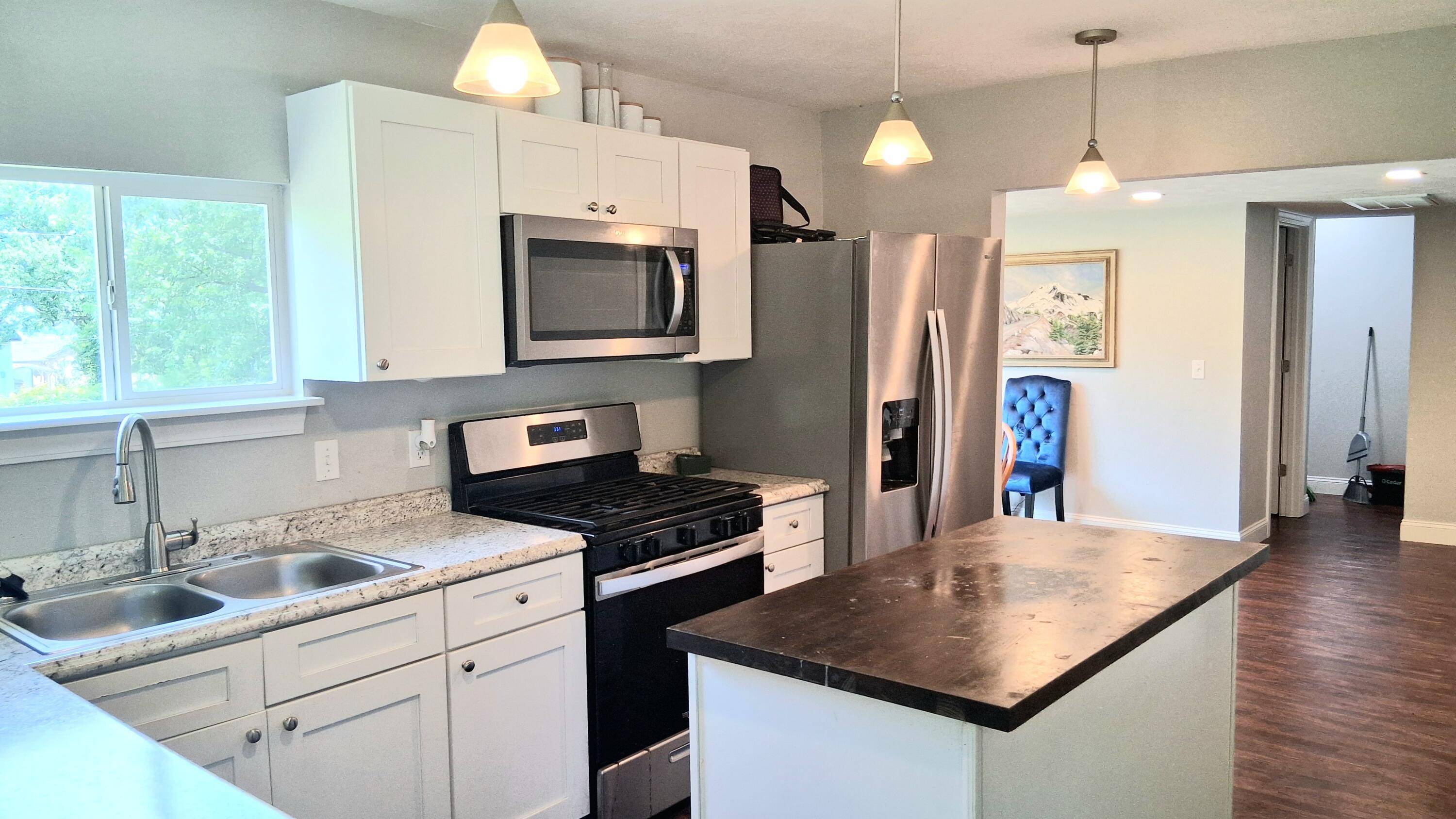 129 W Cline ST, Aurora, MO 65605