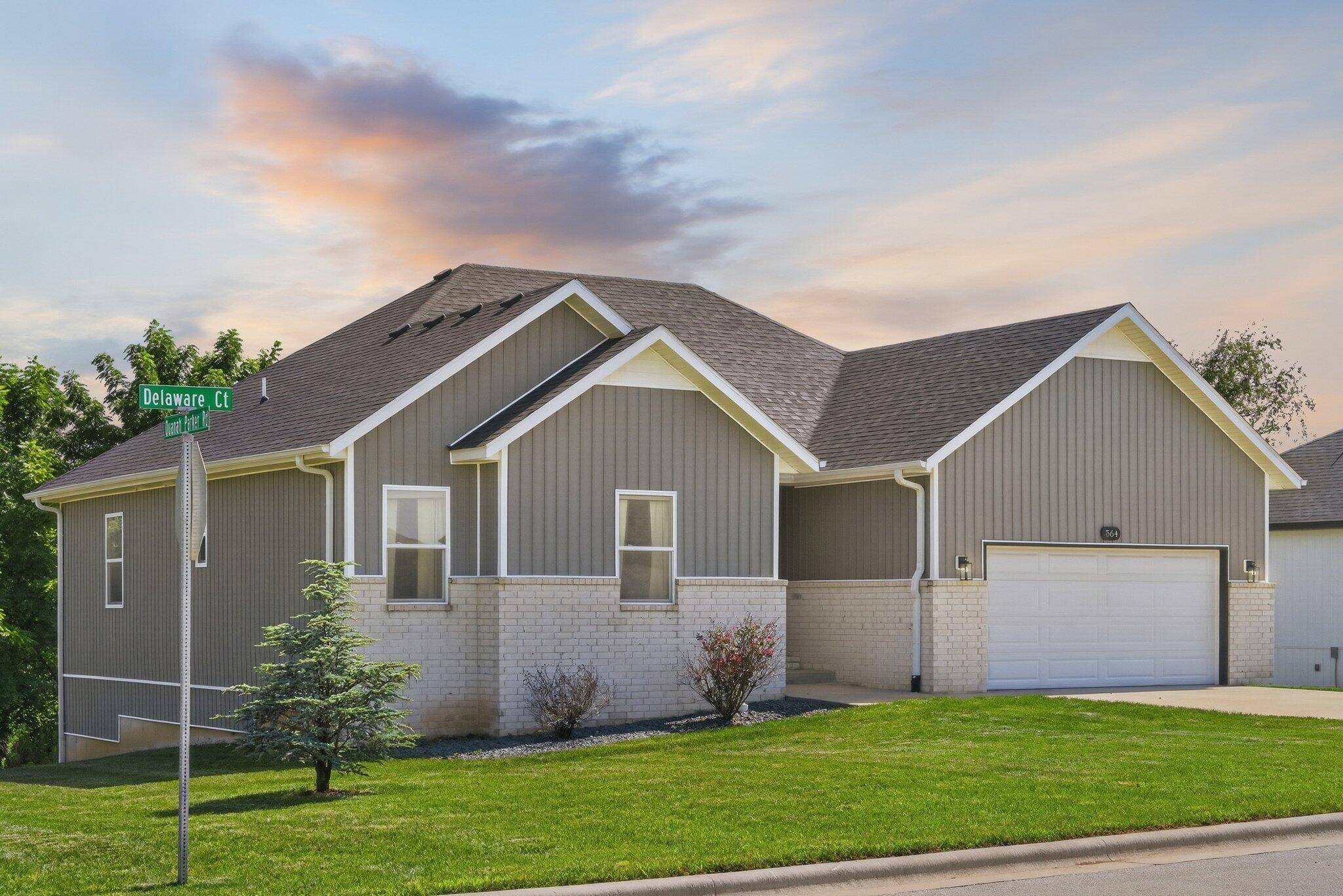 564 Delaware CT, Rogersville, MO 65742