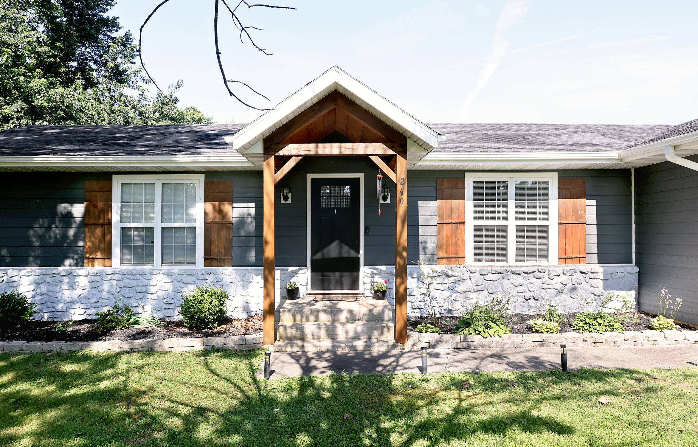 249 Pine Ridge ST, Marshfield, MO 65706