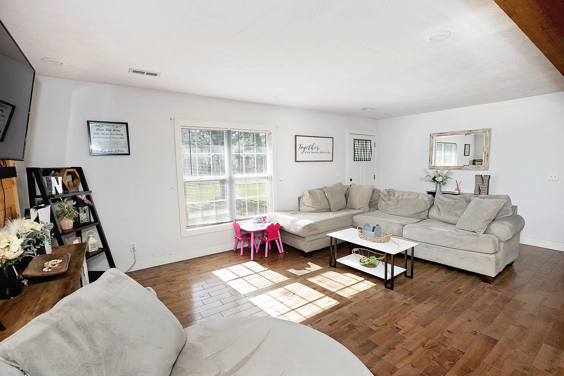 249 Pine Ridge ST, Marshfield, MO 65706
