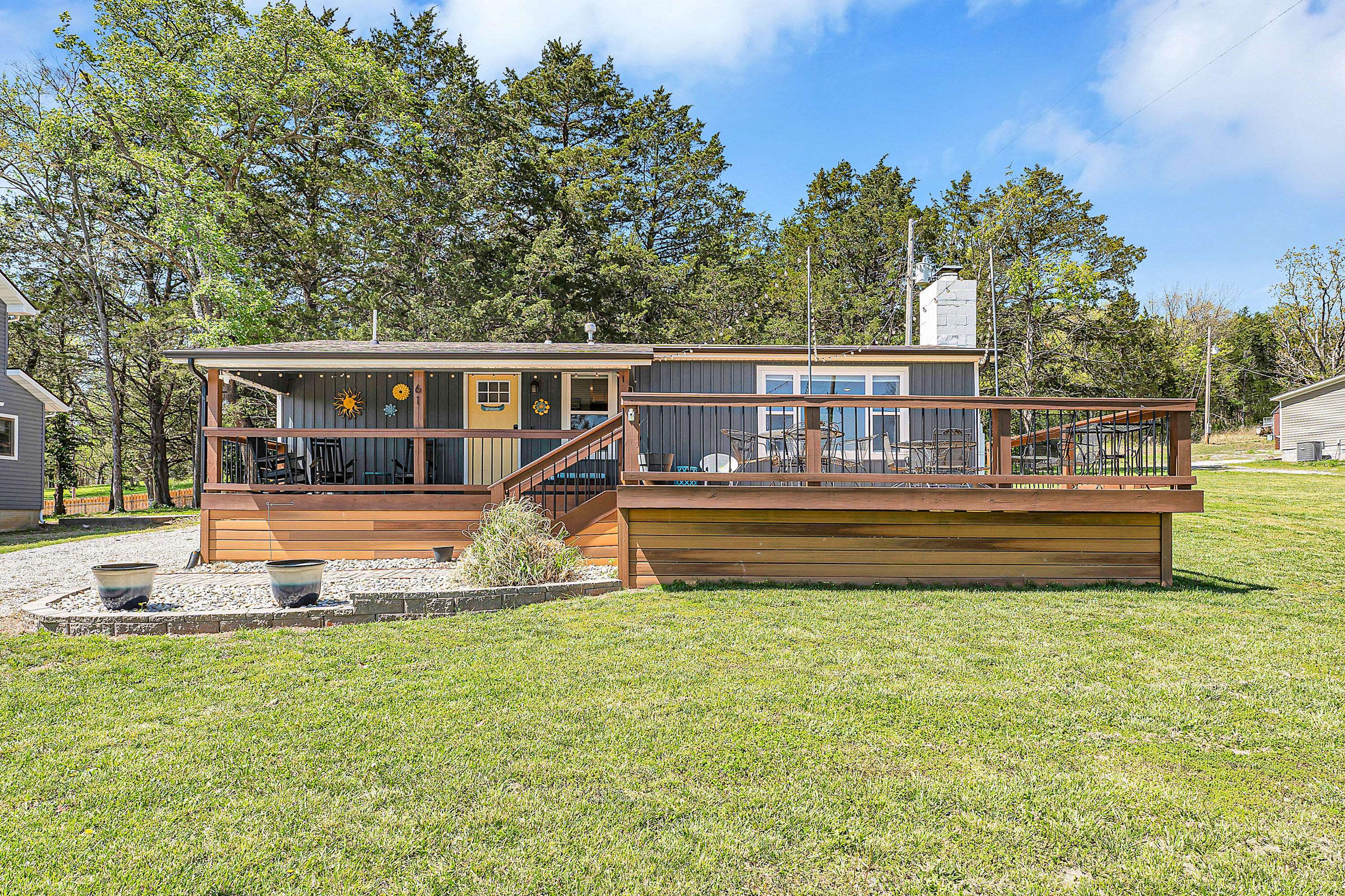 61 Rolla Hill RD, Galena, MO 65656