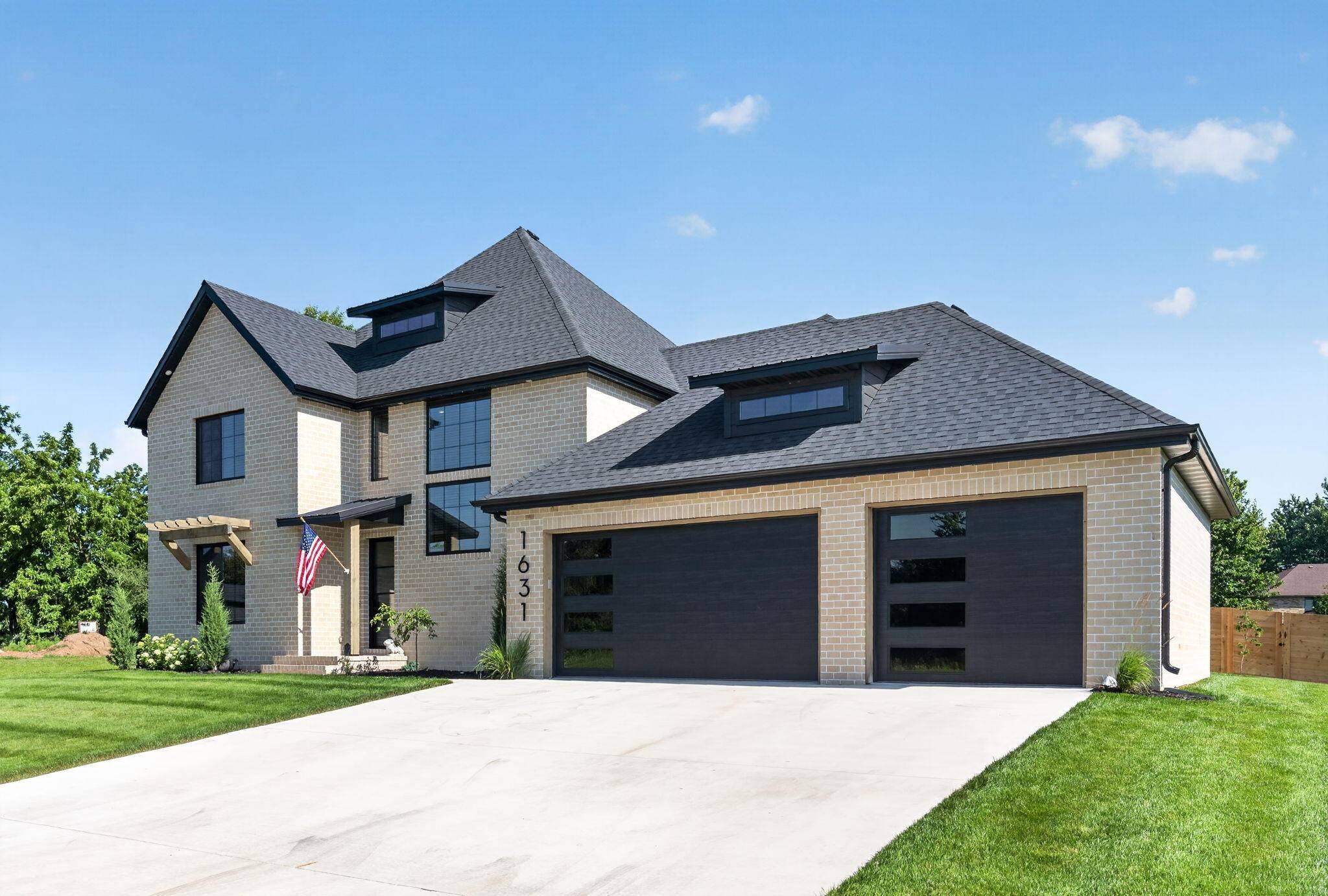 1631 E Cobblestone DR, Ozark, MO 65721