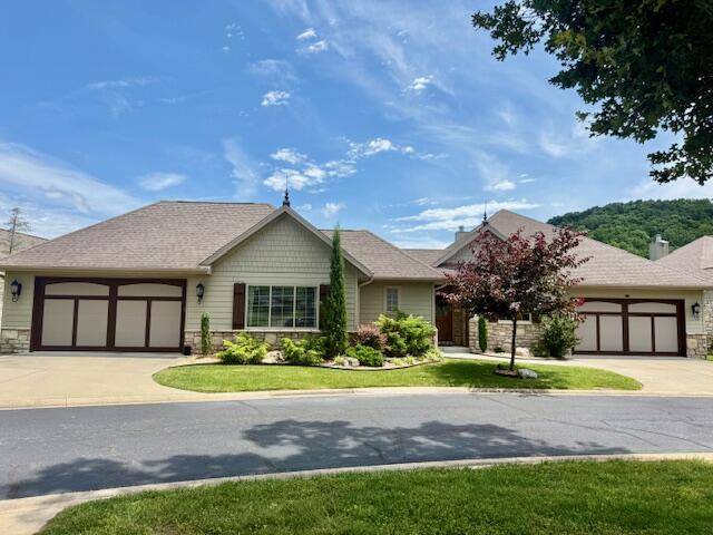 29 Grand Vin LN, Blue Eye, MO 65611