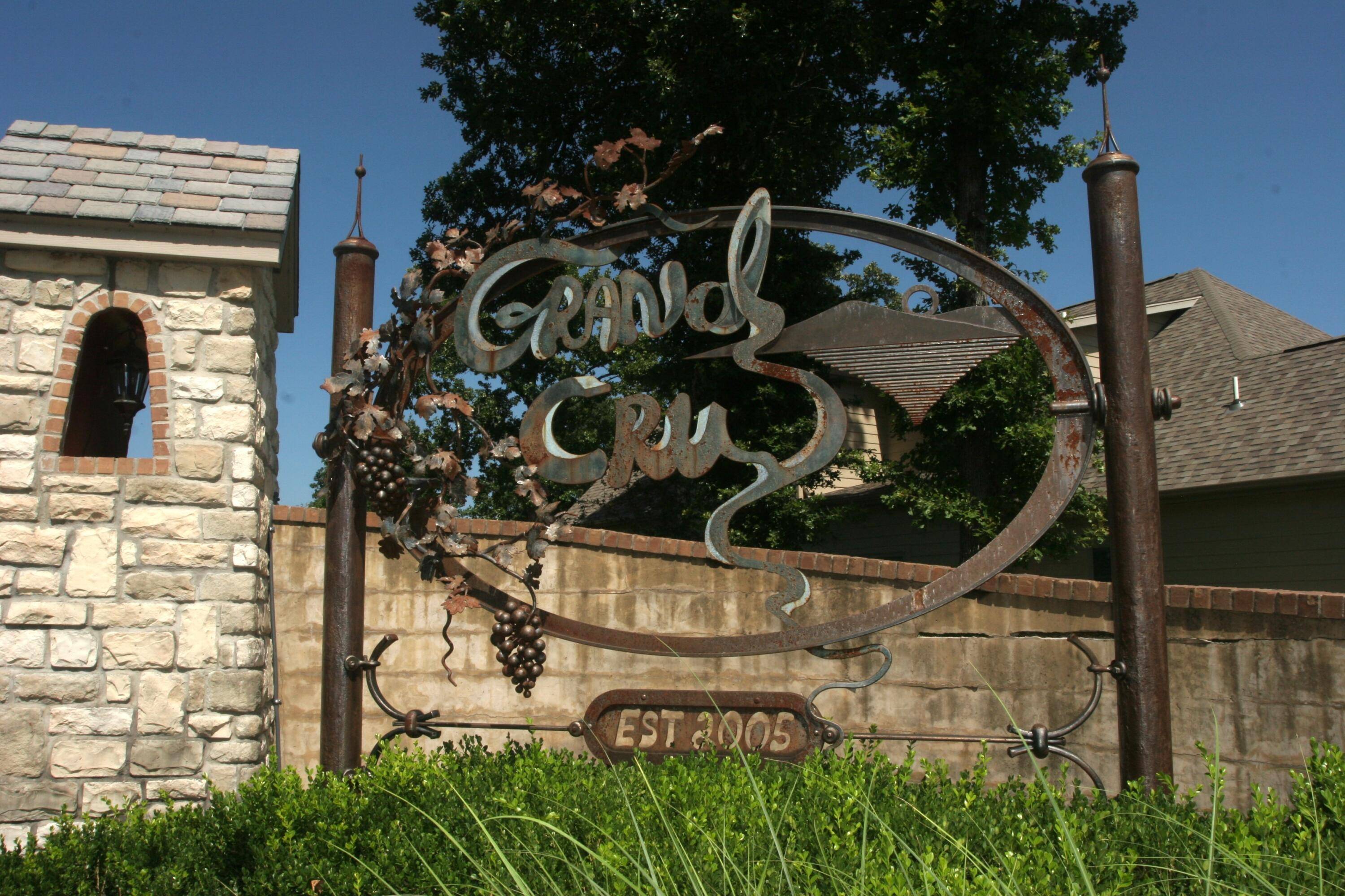 29 Grand Vin LN, Blue Eye, MO 65611