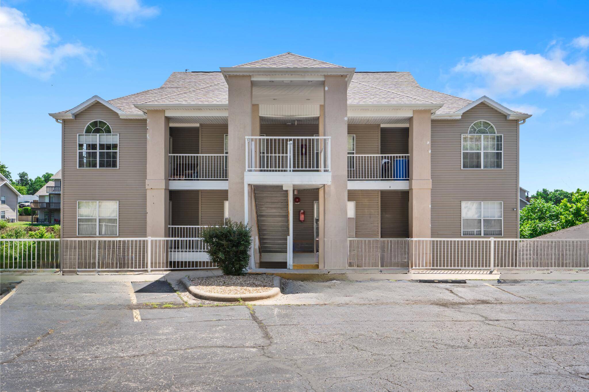 33 Golfshores DR #1, Branson, MO 65616