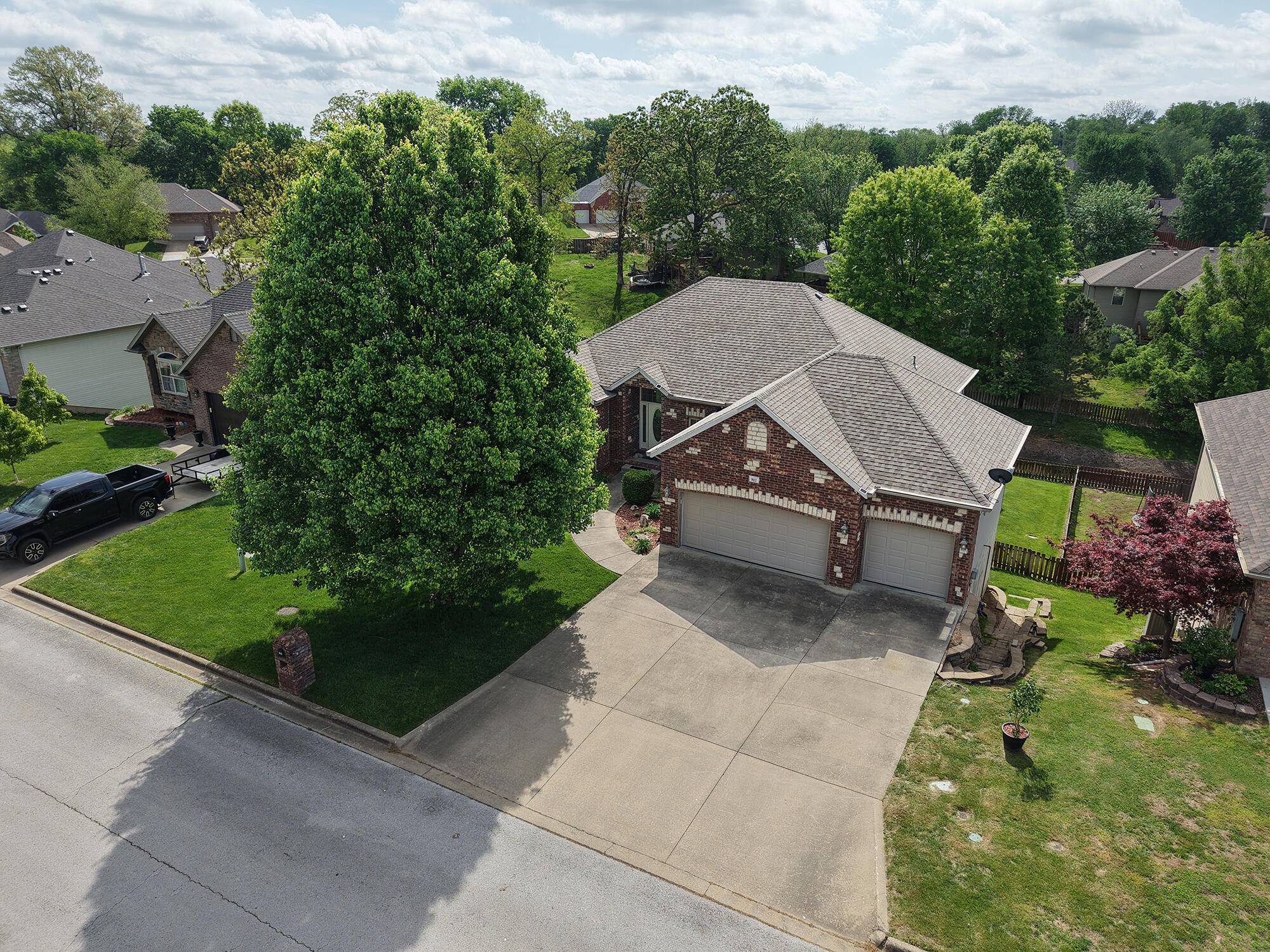 912 E Welch ST, Nixa, MO 65714